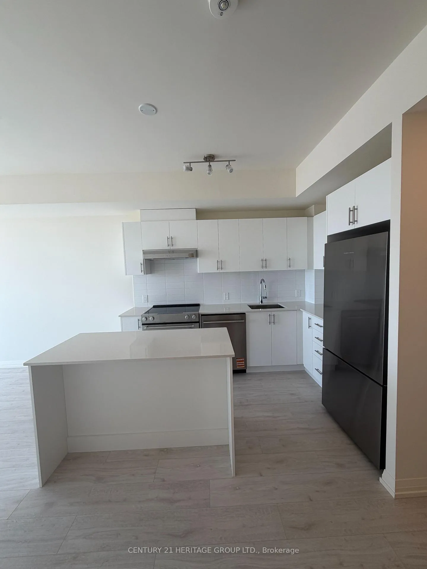 Photo 10 of Unit 1408, 27 Korda Gate, Vaughan, Vellore Village — HOMEH
