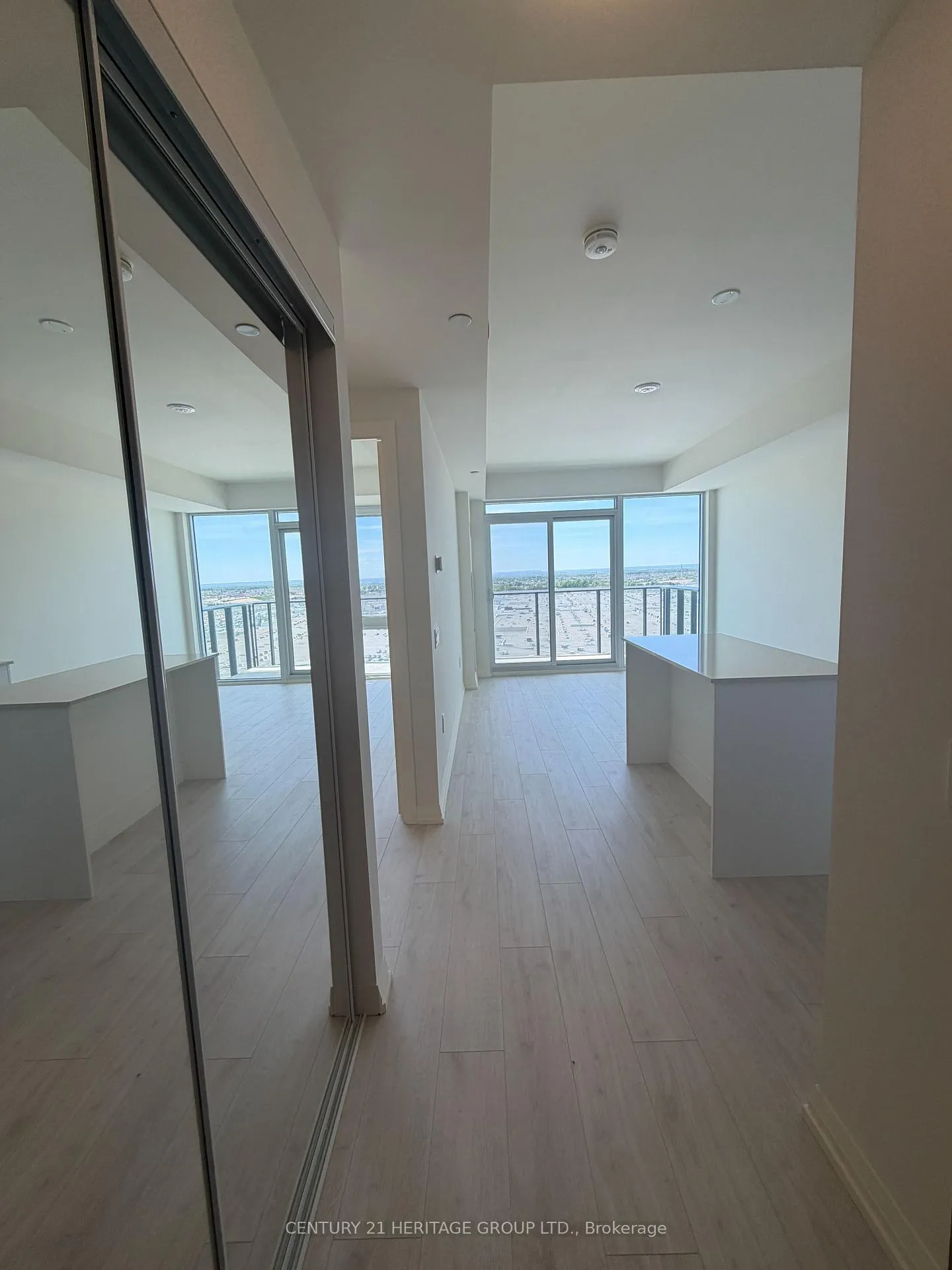 Photo 11 of Unit 1408, 27 Korda Gate, Vaughan, Vellore Village — HOMEH
