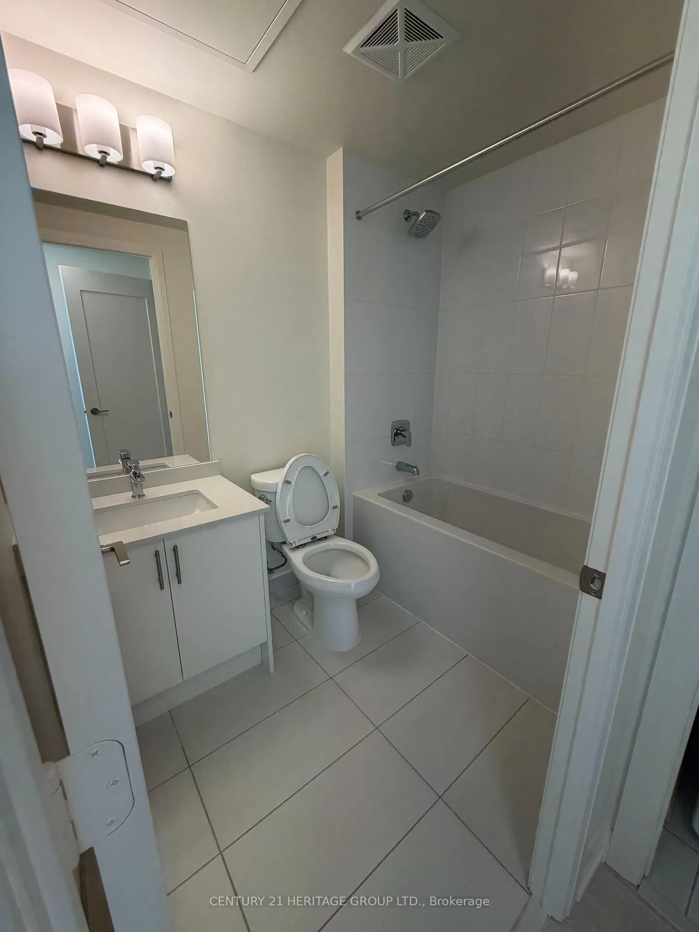 Photo 18 of Unit 1408, 27 Korda Gate, Vaughan, Vellore Village — HOMEH