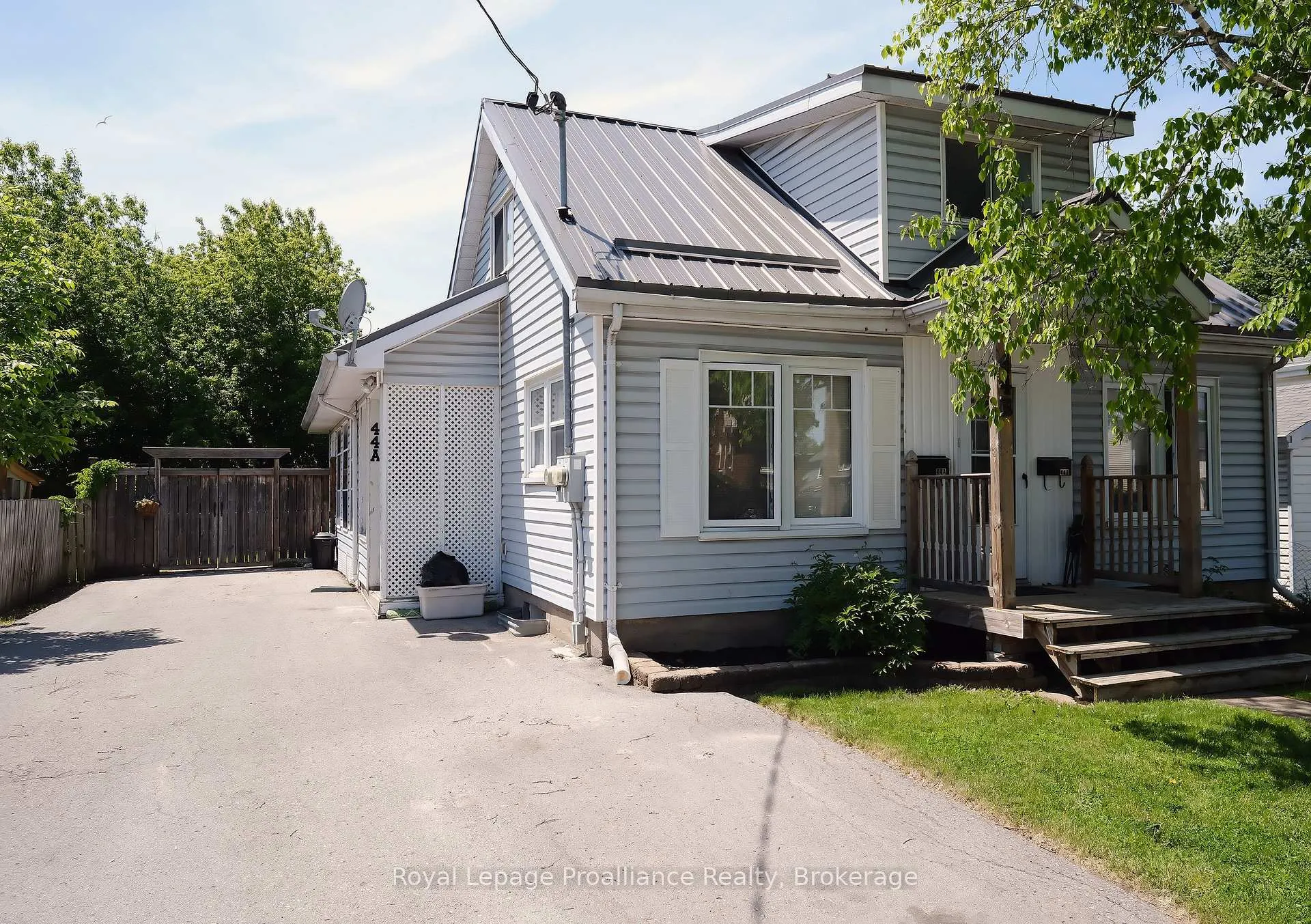 Photo 2 of 44 Ponton Street, Belleville, Belleville Ward — HOMEH