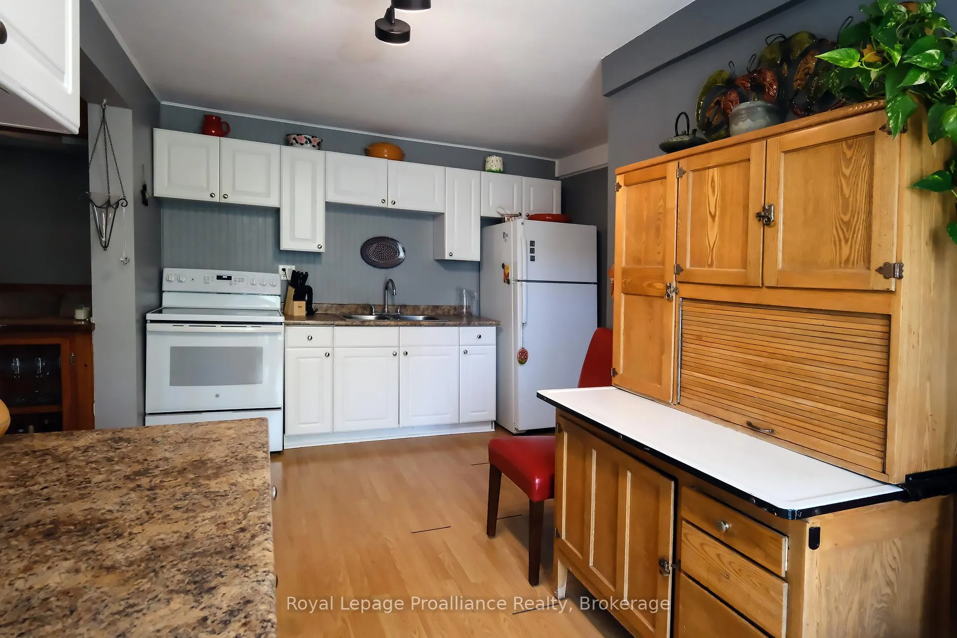 Photo 13 of 44 Ponton Street, Belleville, Belleville Ward — HOMEH
