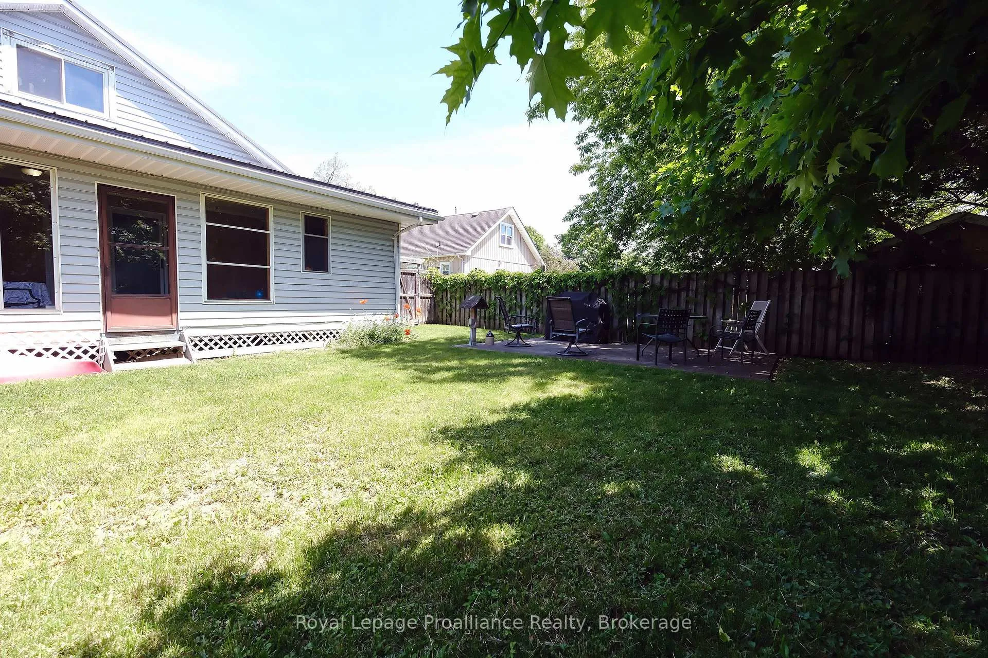Photo 25 of 44 Ponton Street, Belleville, Belleville Ward — HOMEH