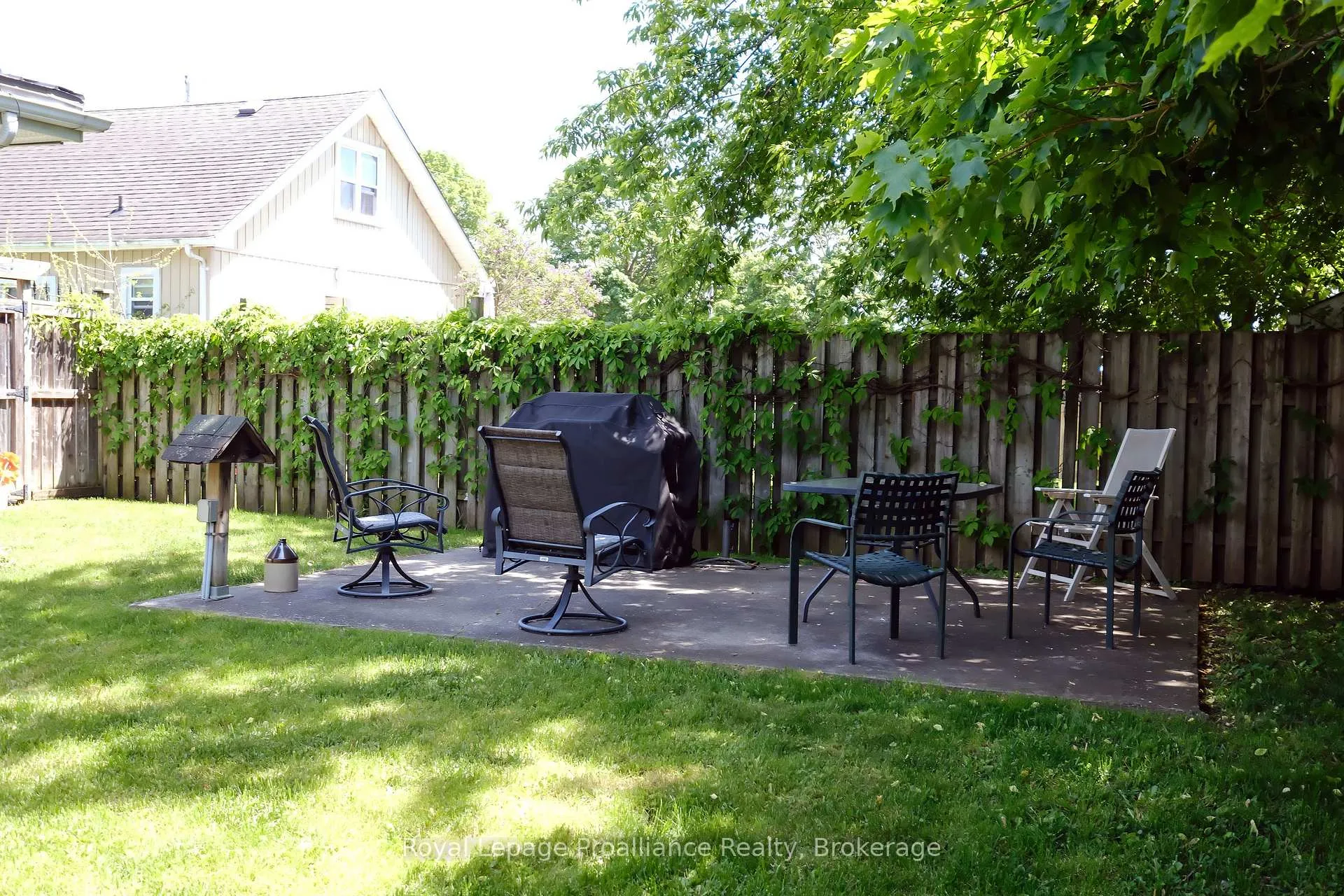 Photo 27 of 44 Ponton Street, Belleville, Belleville Ward — HOMEH