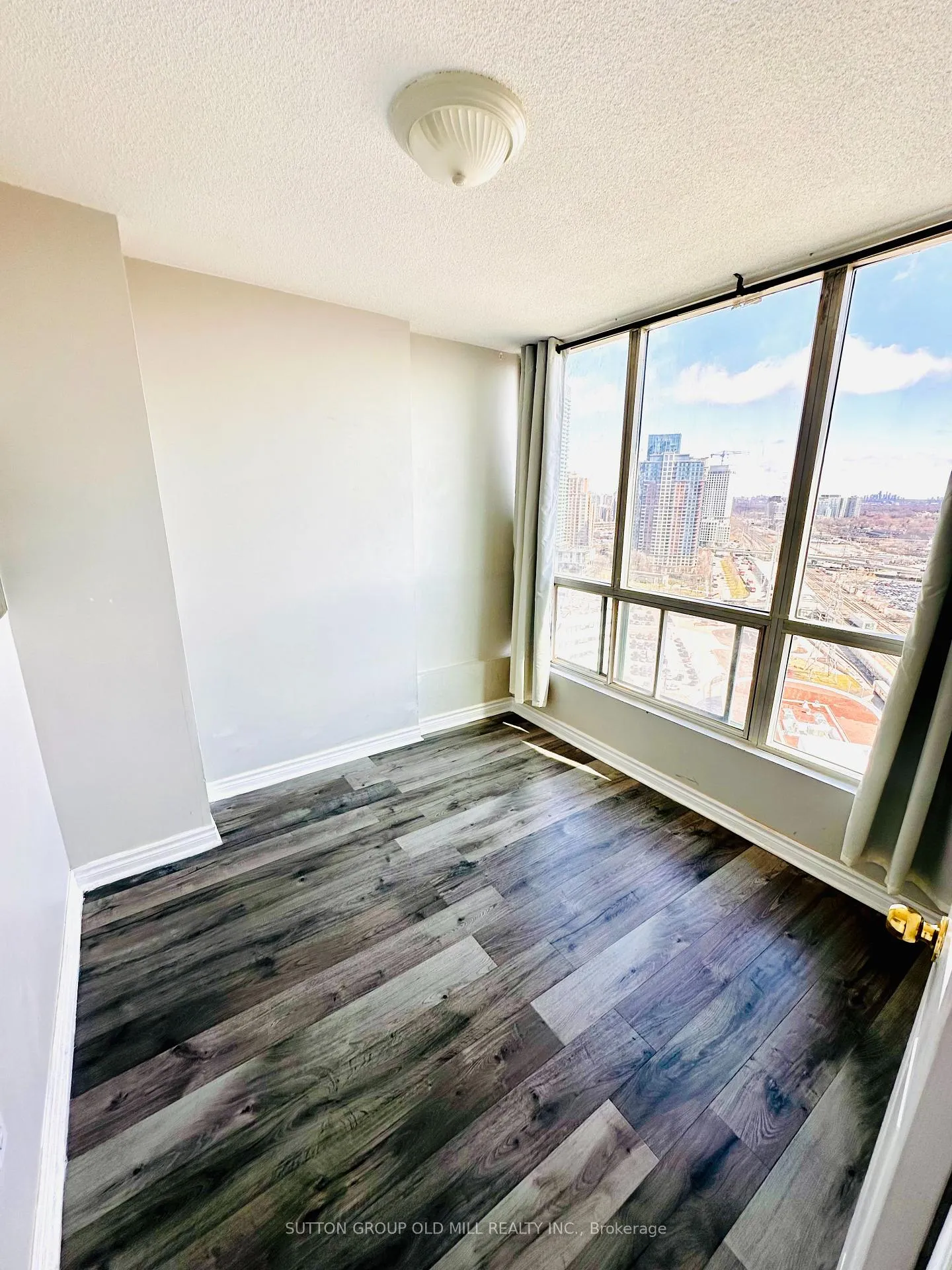 Photo 15 of Unit 2205, 101 Subway Crescent, Etobicoke, Islington-City Centre West — HOMEH