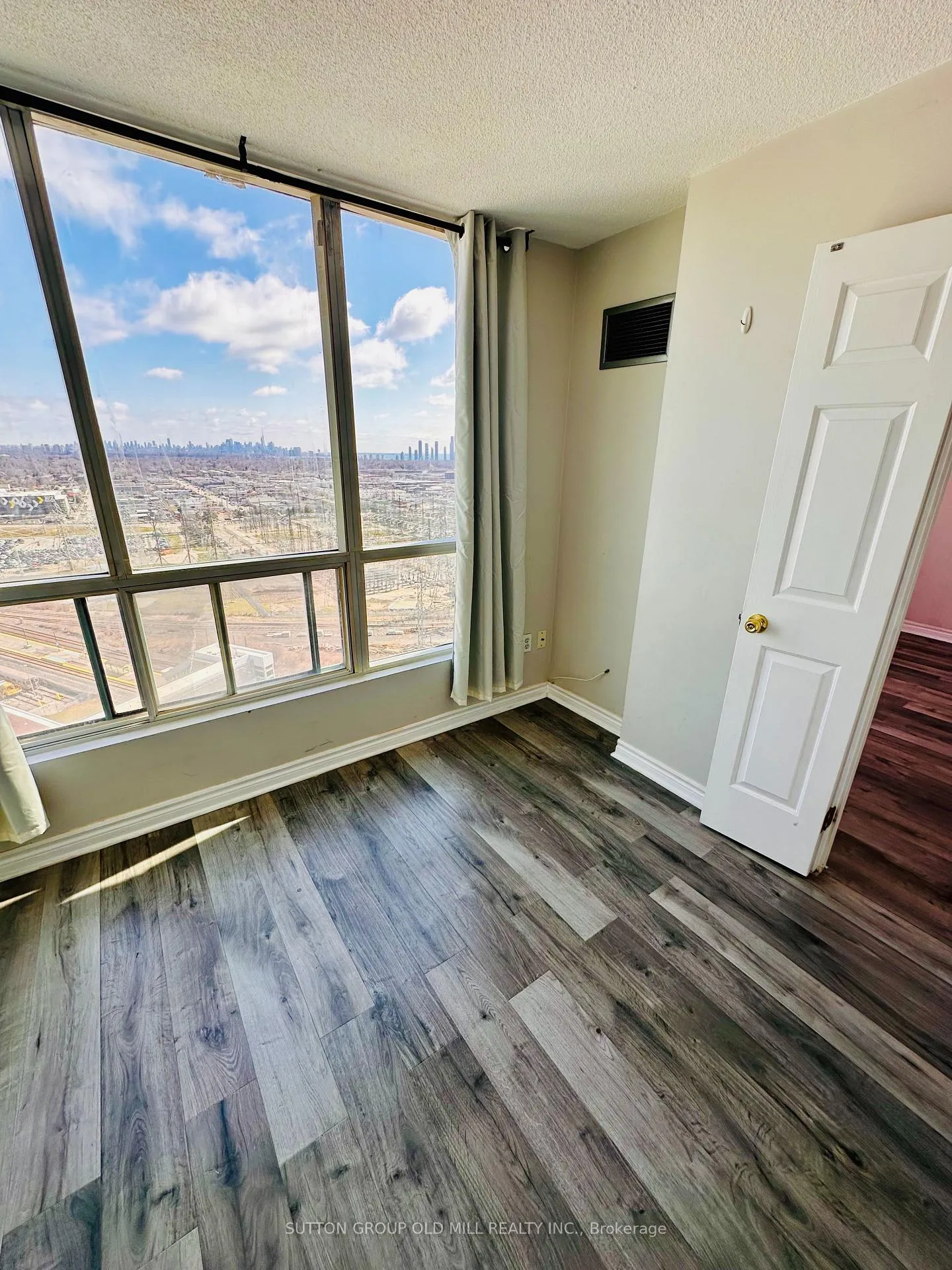 Photo 16 of Unit 2205, 101 Subway Crescent, Etobicoke, Islington-City Centre West — HOMEH