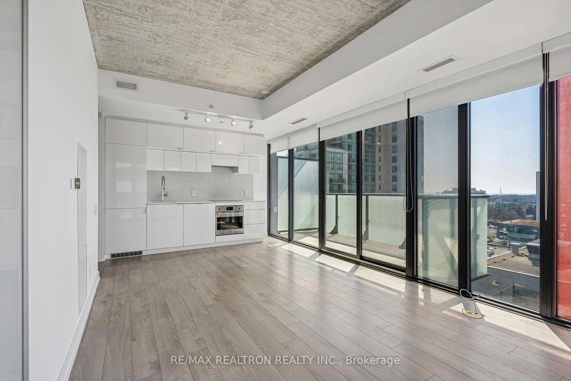 Photo 4 of Unit 1212, 185 Roehampton Avenue, Toronto, Mount Pleasant West — HOMEH