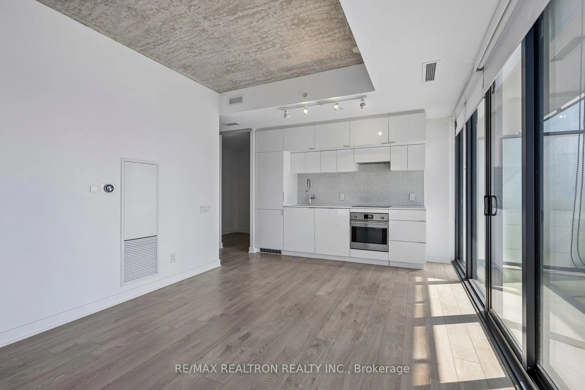Photo 6 of Unit 1212, 185 Roehampton Avenue, Toronto, Mount Pleasant West — HOMEH