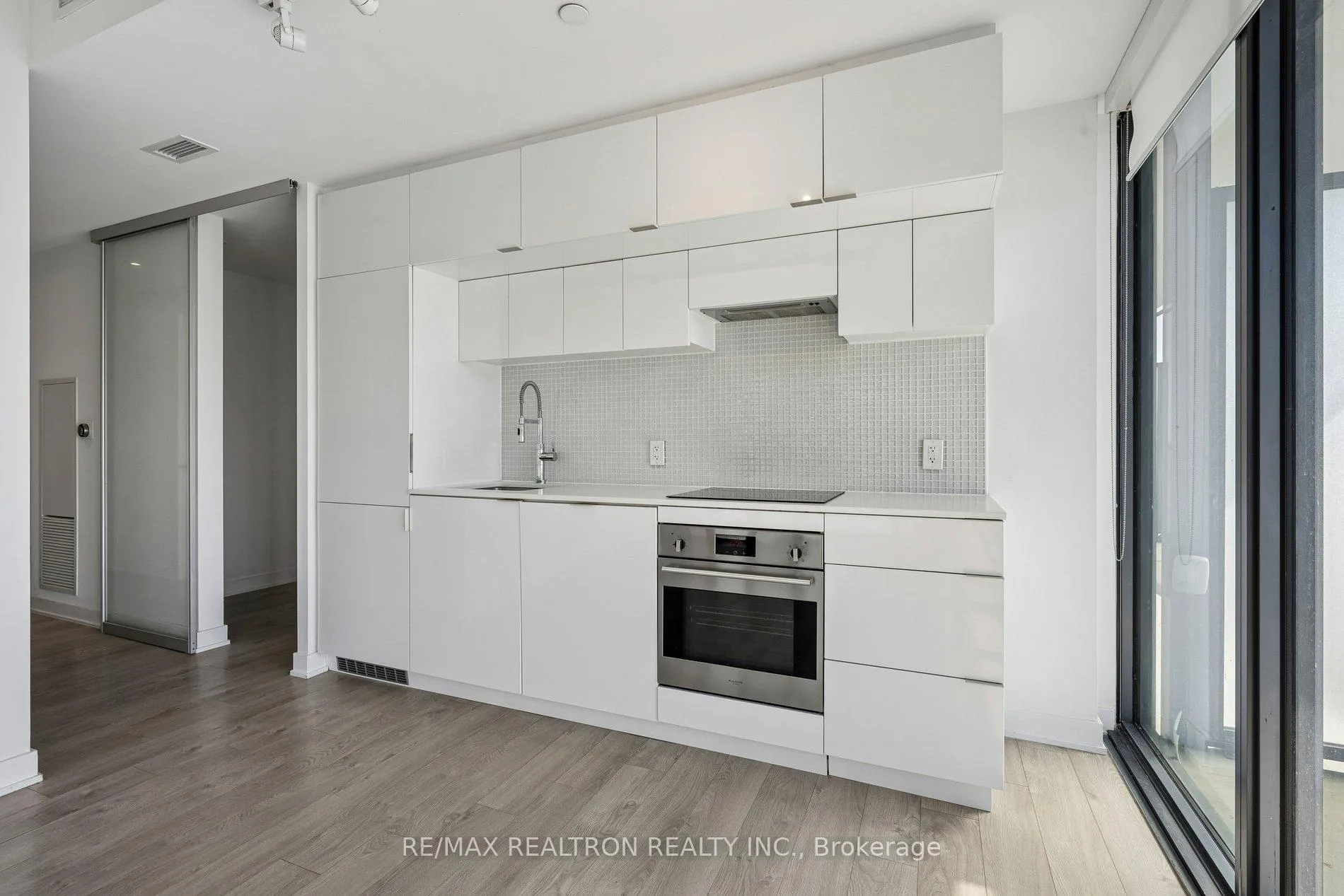 Photo 7 of Unit 1212, 185 Roehampton Avenue, Toronto, Mount Pleasant West — HOMEH