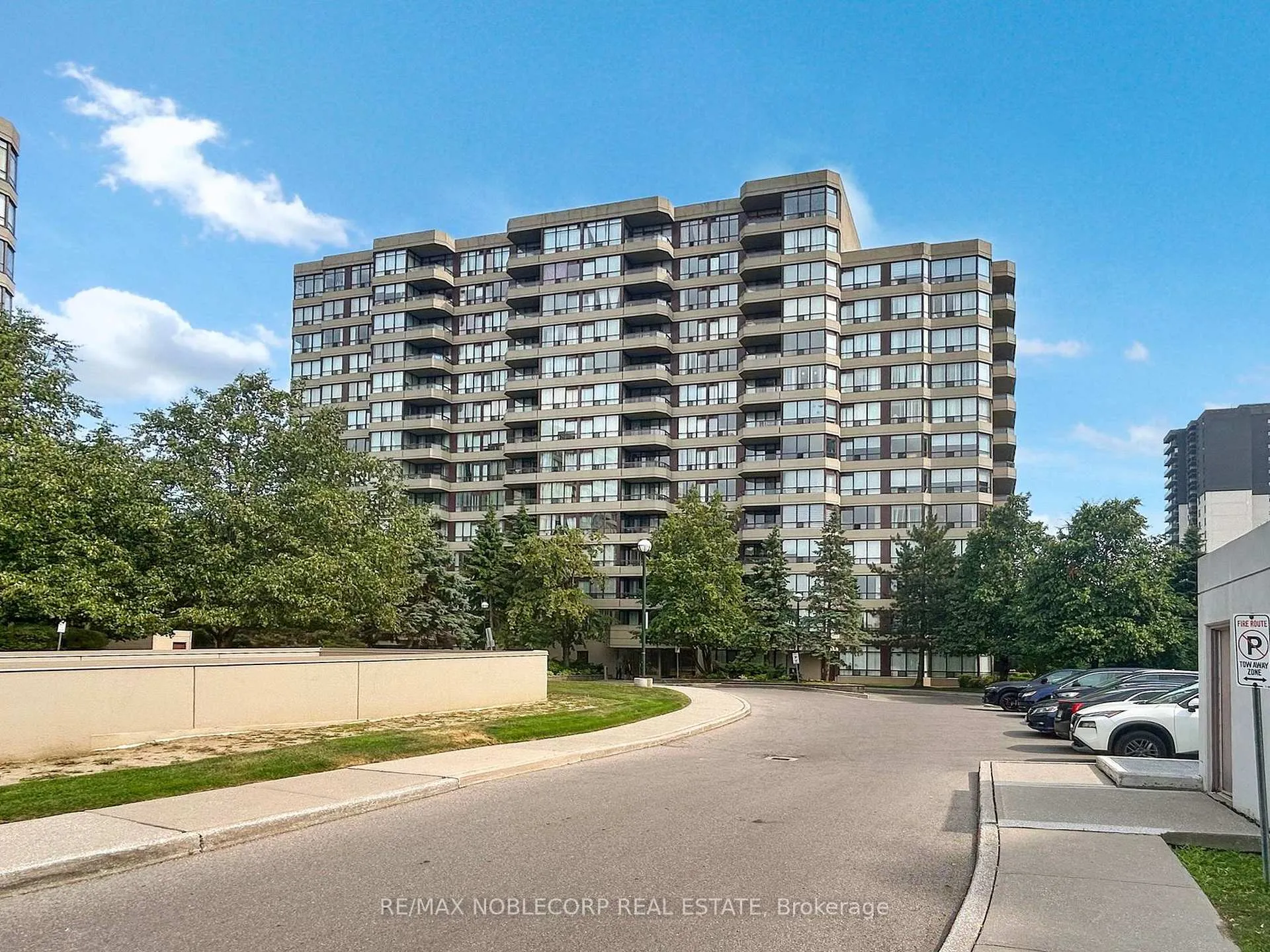 Photo 1 of Unit 312, 91 Townsgate Drive, Vaughan, Crestwood-Springfarm-Yorkhill — HOMEH