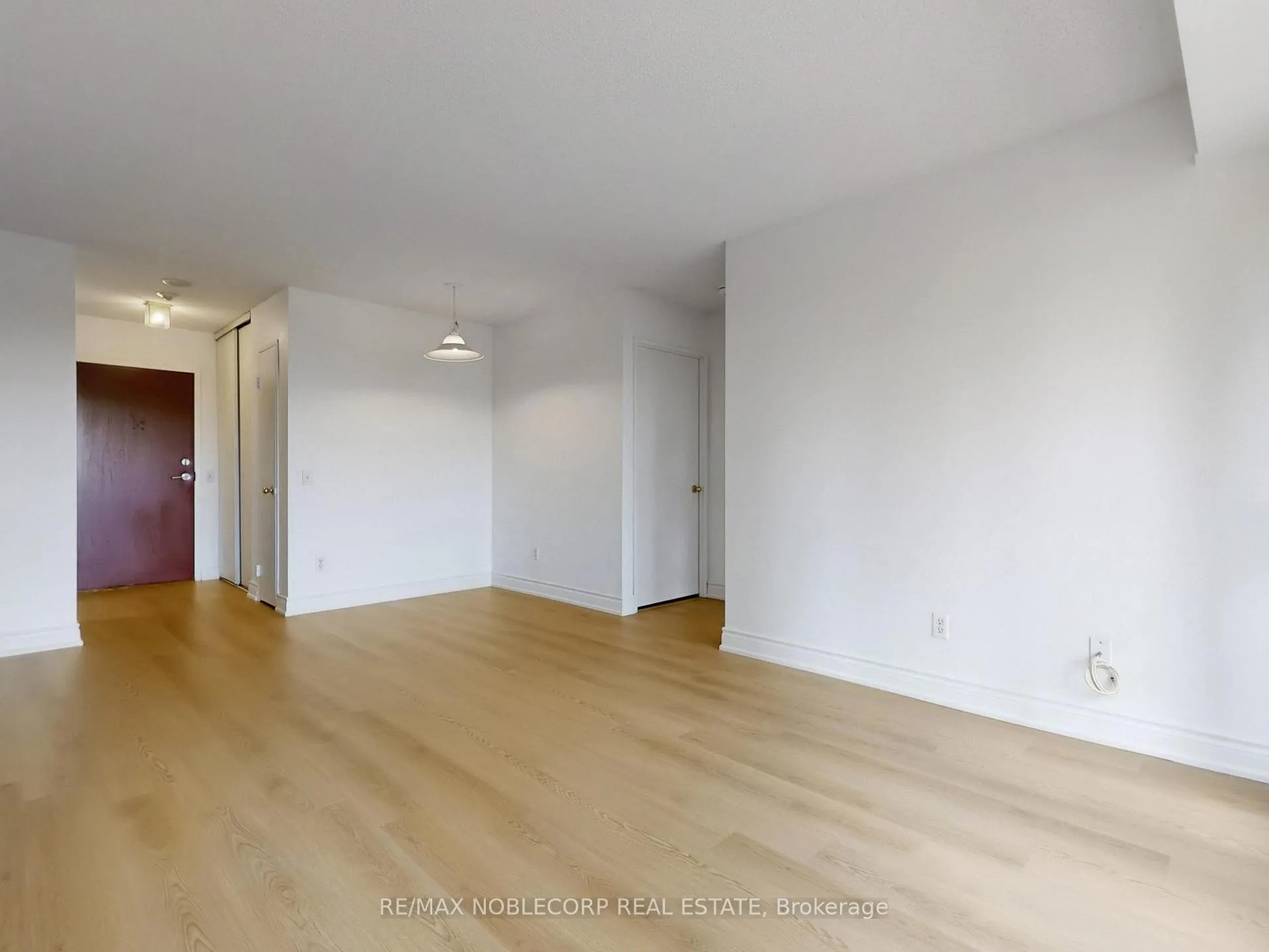 Photo 12 of Unit 312, 91 Townsgate Drive, Vaughan, Crestwood-Springfarm-Yorkhill — HOMEH