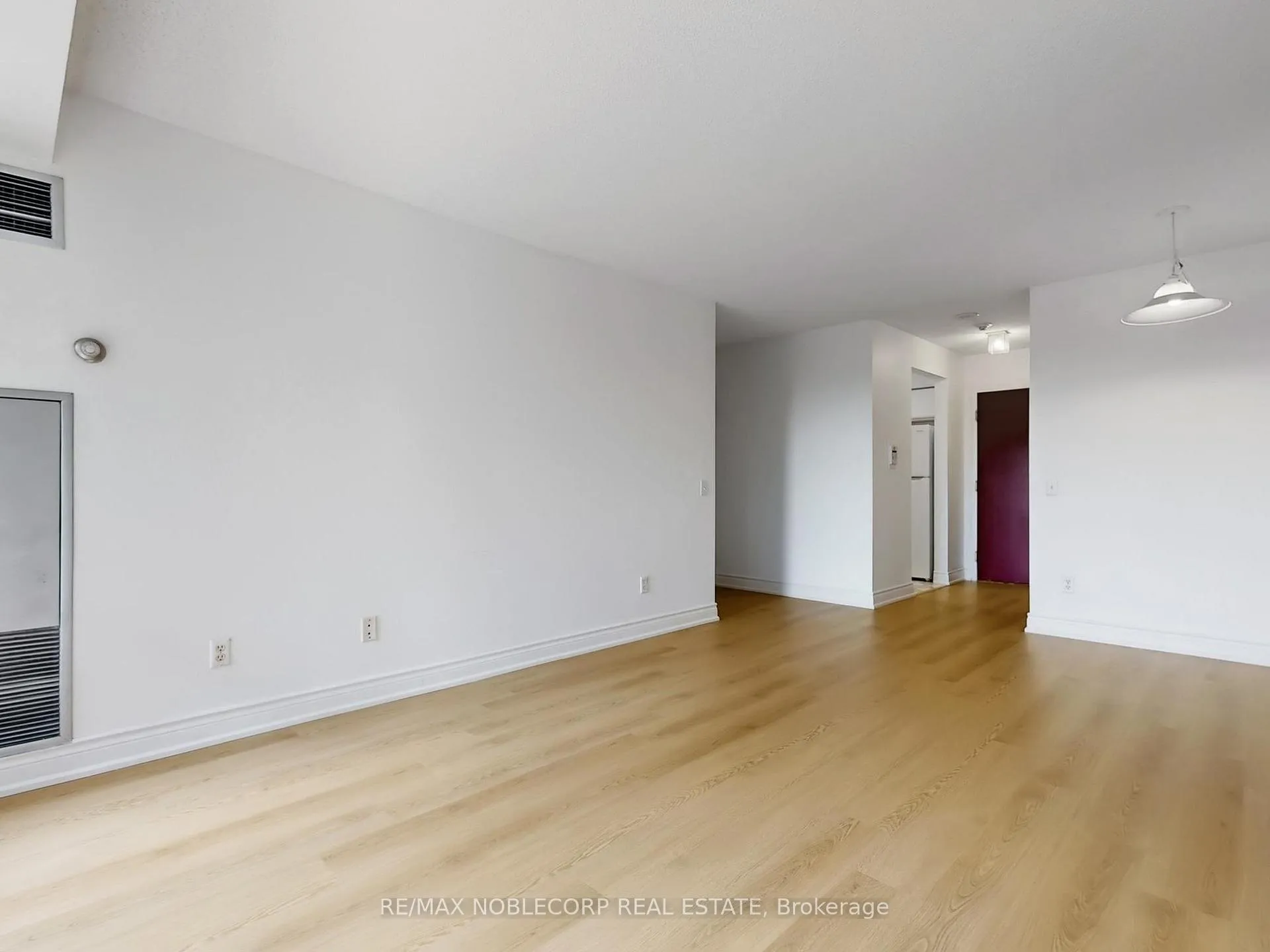 Photo 13 of Unit 312, 91 Townsgate Drive, Vaughan, Crestwood-Springfarm-Yorkhill — HOMEH