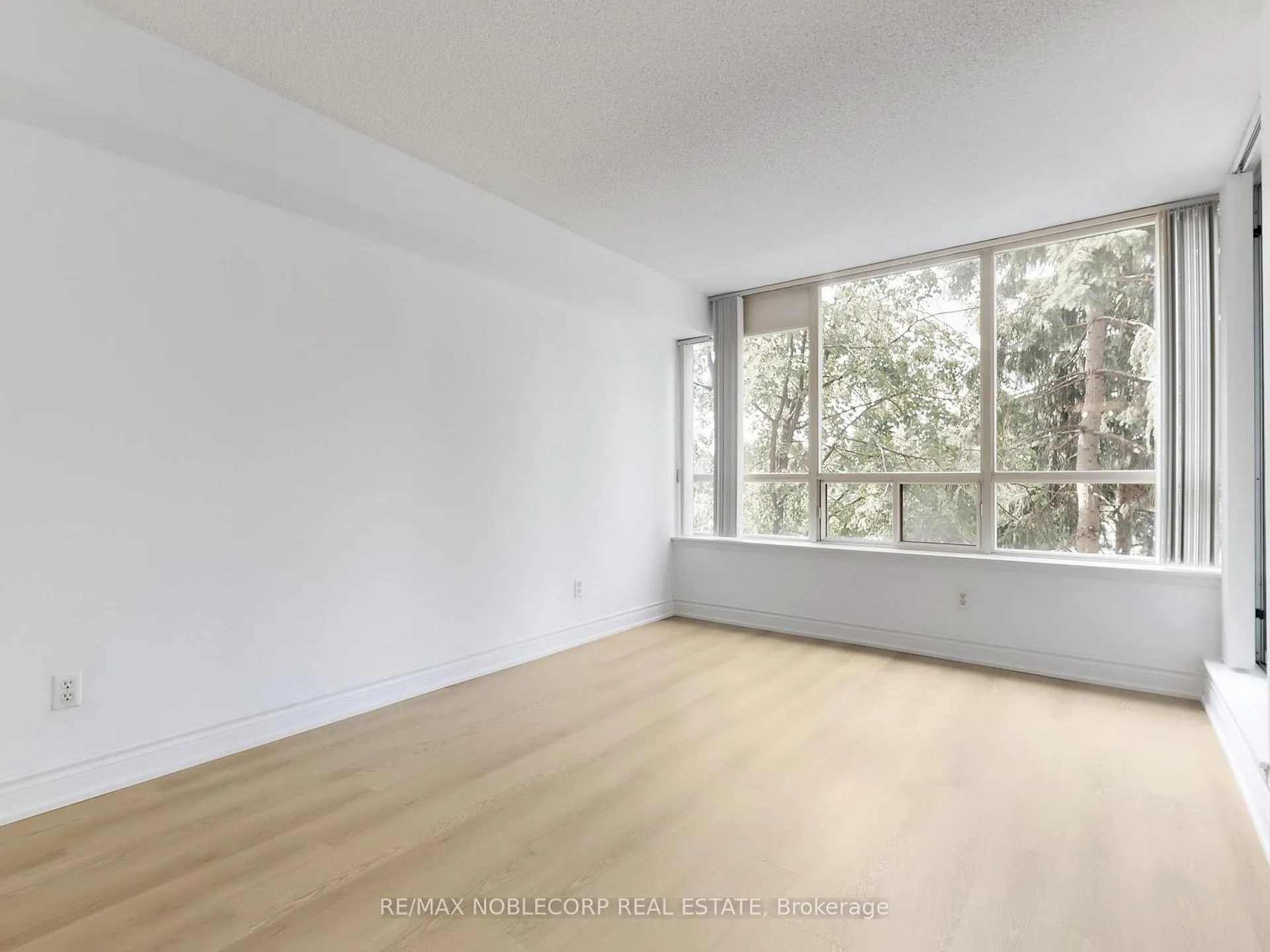 Photo 18 of Unit 312, 91 Townsgate Drive, Vaughan, Crestwood-Springfarm-Yorkhill — HOMEH