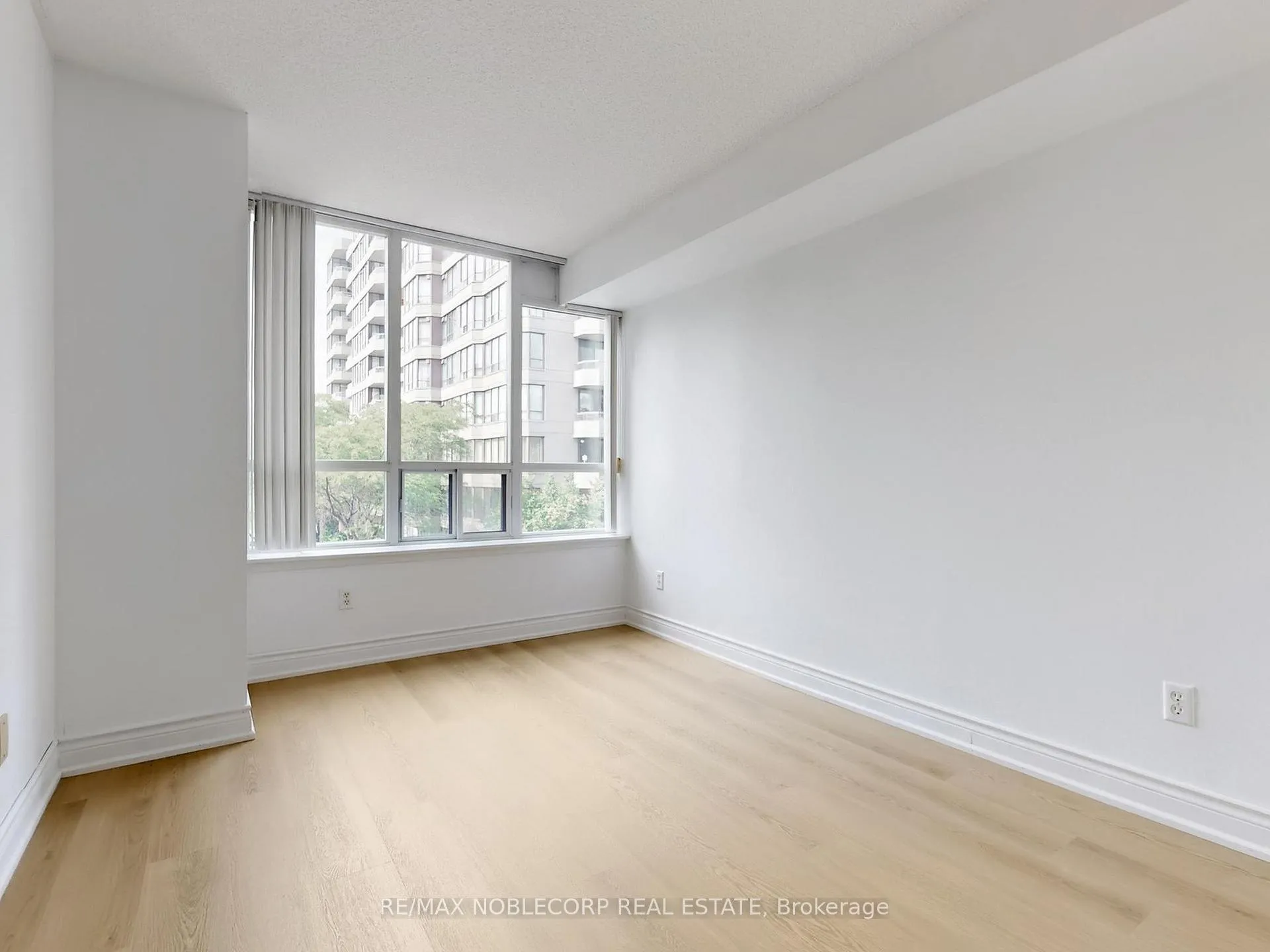 Photo 22 of Unit 312, 91 Townsgate Drive, Vaughan, Crestwood-Springfarm-Yorkhill — HOMEH