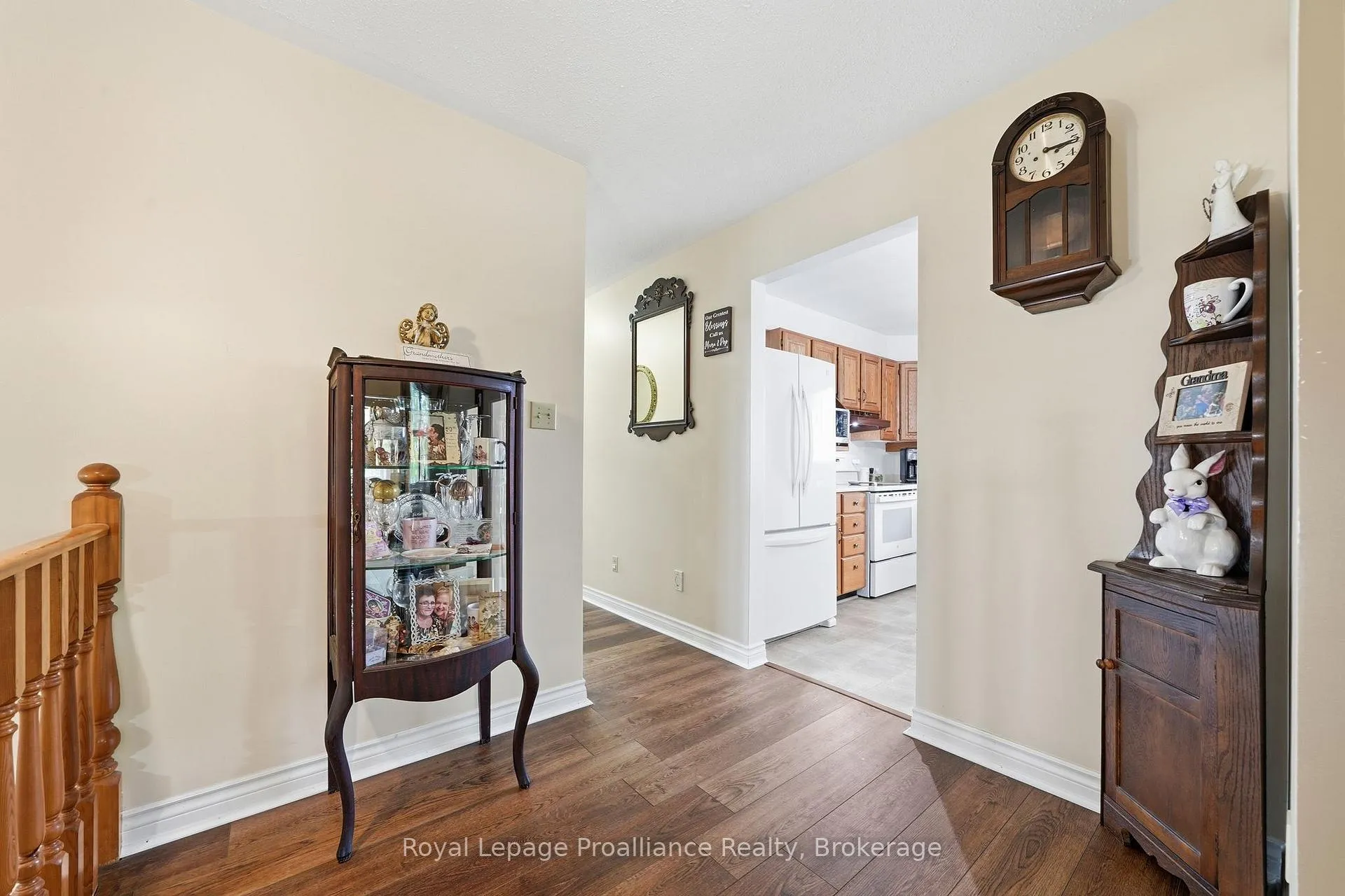 Photo 10 of 31 Springbrook Crescent, Belleville, Belleville Ward — HOMEH