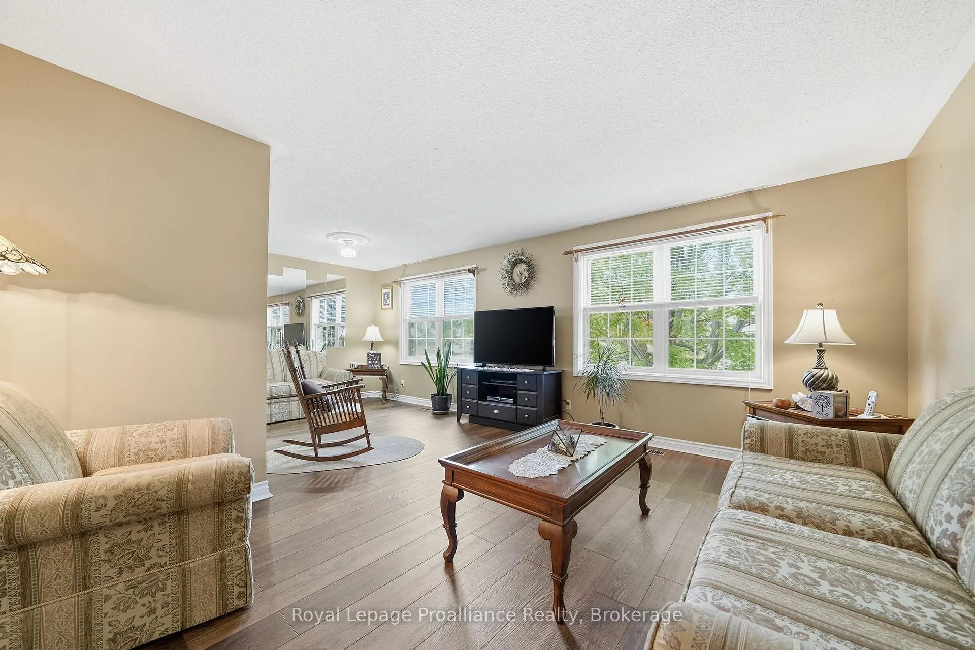 Photo 17 of 31 Springbrook Crescent, Belleville, Belleville Ward — HOMEH