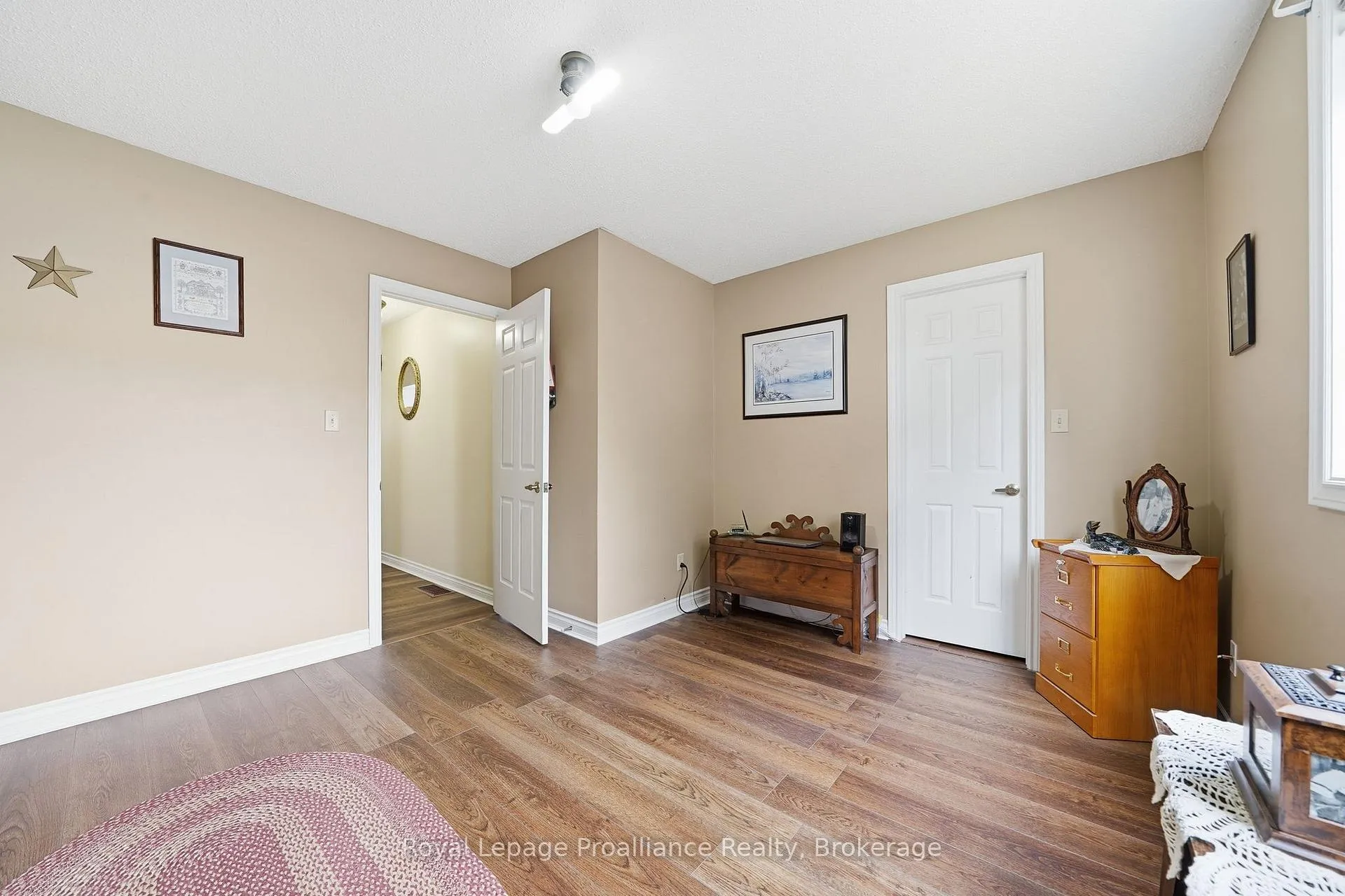 Photo 21 of 31 Springbrook Crescent, Belleville, Belleville Ward — HOMEH