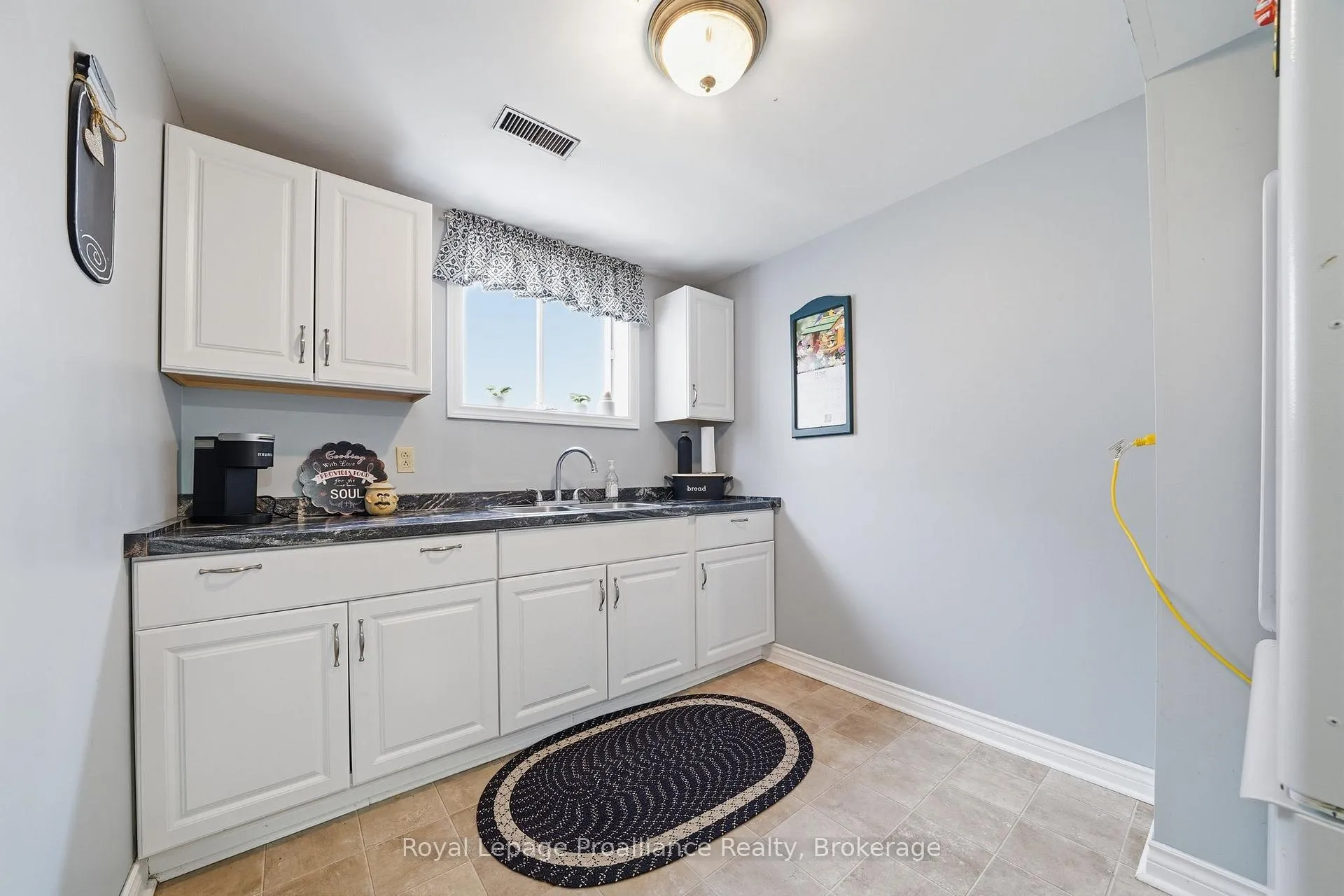 Photo 27 of 31 Springbrook Crescent, Belleville, Belleville Ward — HOMEH