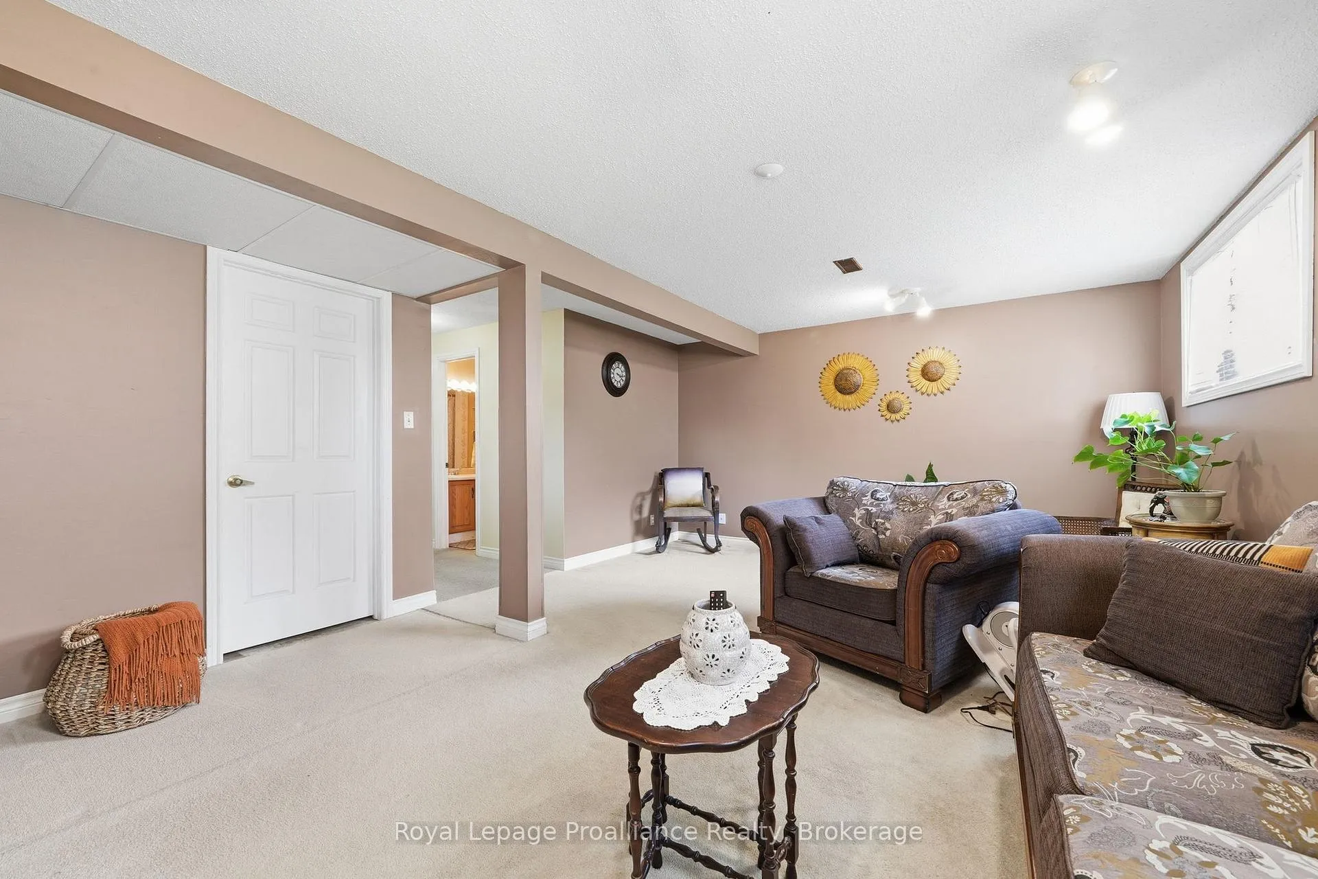 Photo 35 of 31 Springbrook Crescent, Belleville, Belleville Ward — HOMEH