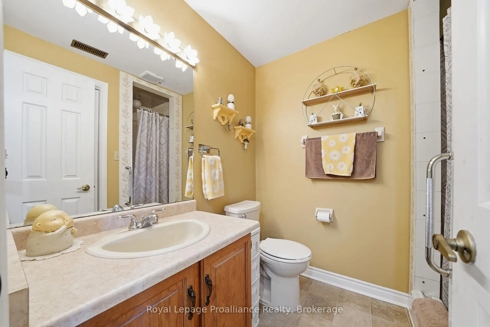 Photo 36 of 31 Springbrook Crescent, Belleville, Belleville Ward — HOMEH