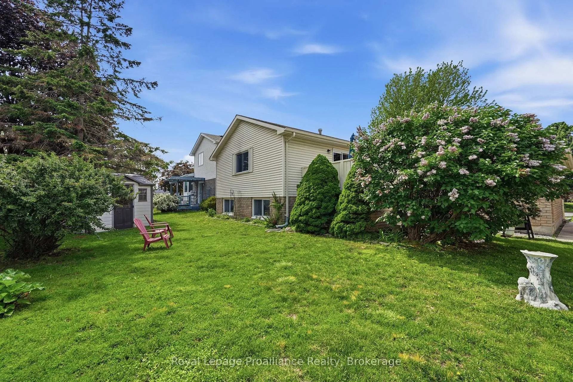 Photo 40 of 31 Springbrook Crescent, Belleville, Belleville Ward — HOMEH