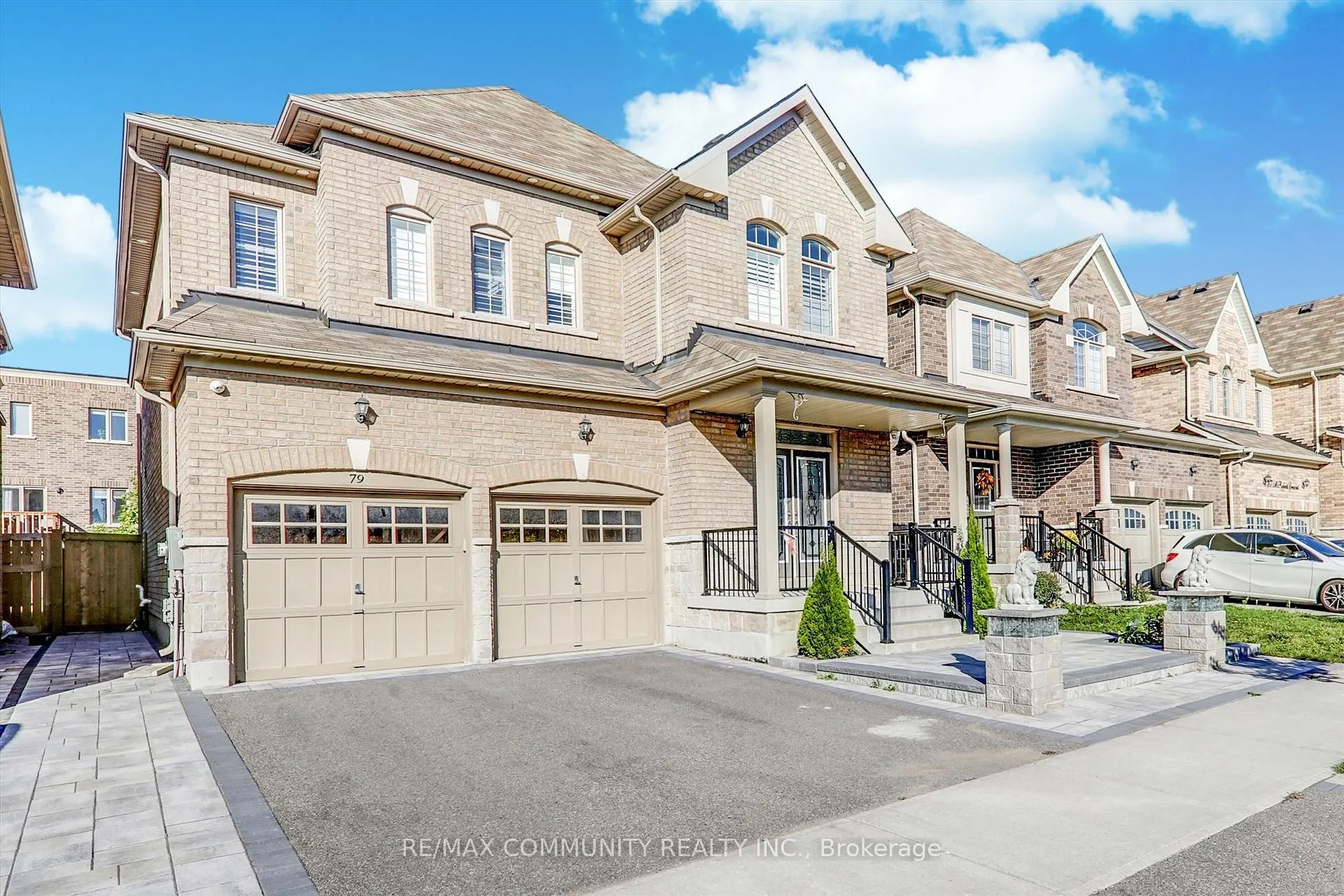 Photo 2 of 79 Mcroberts Crescent, Clarington, Courtice — HOMEH