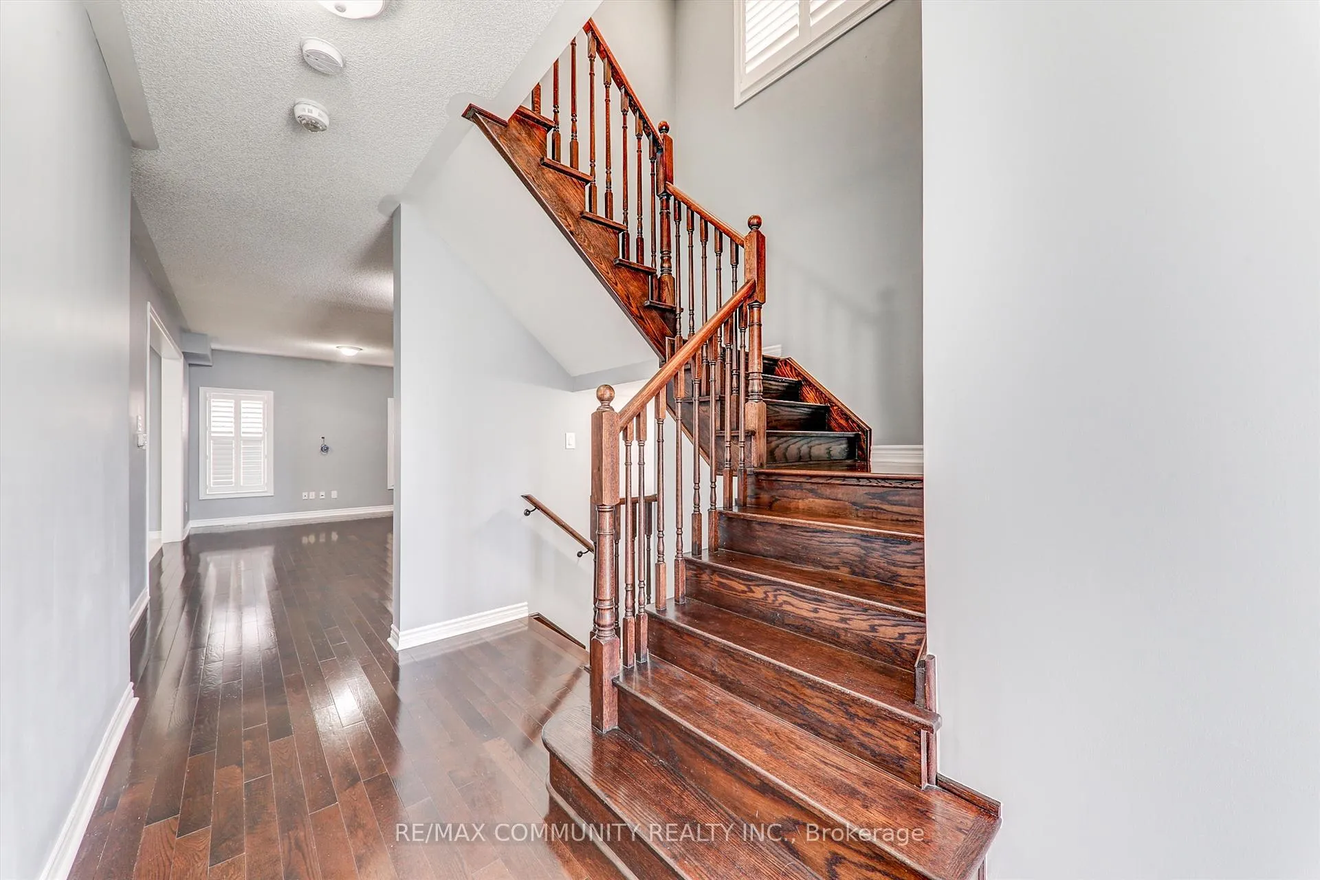 Photo 7 of 79 Mcroberts Crescent, Clarington, Courtice — HOMEH