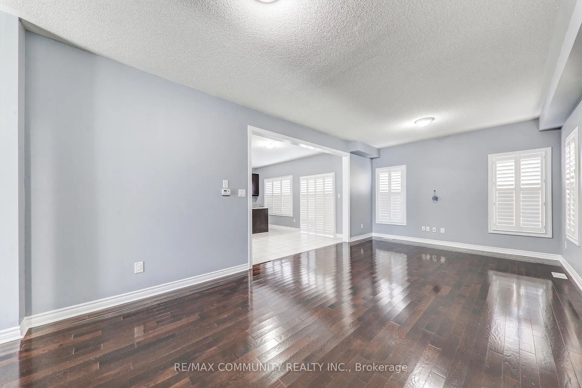 Photo 9 of 79 Mcroberts Crescent, Clarington, Courtice — HOMEH