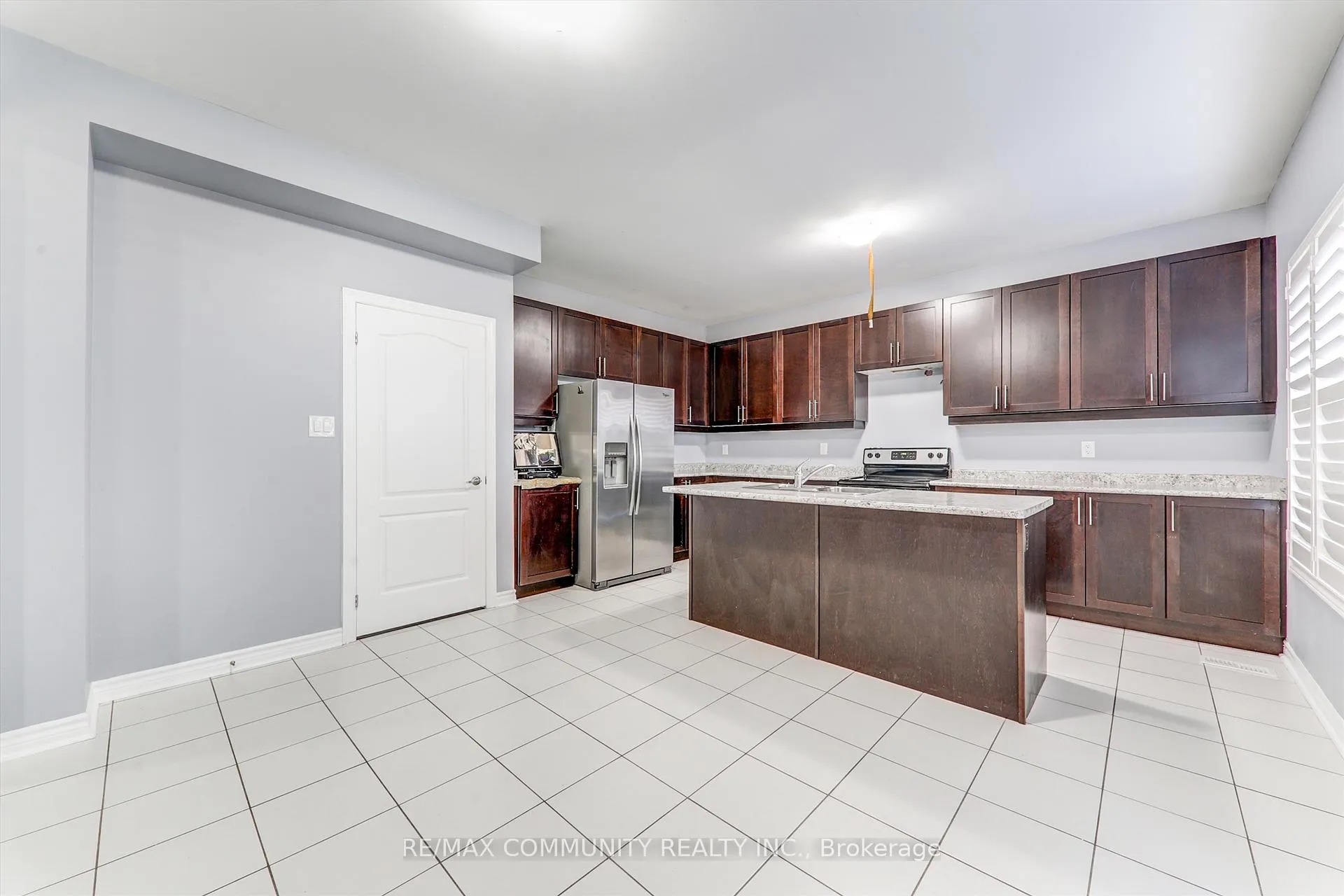 Photo 11 of 79 Mcroberts Crescent, Clarington, Courtice — HOMEH