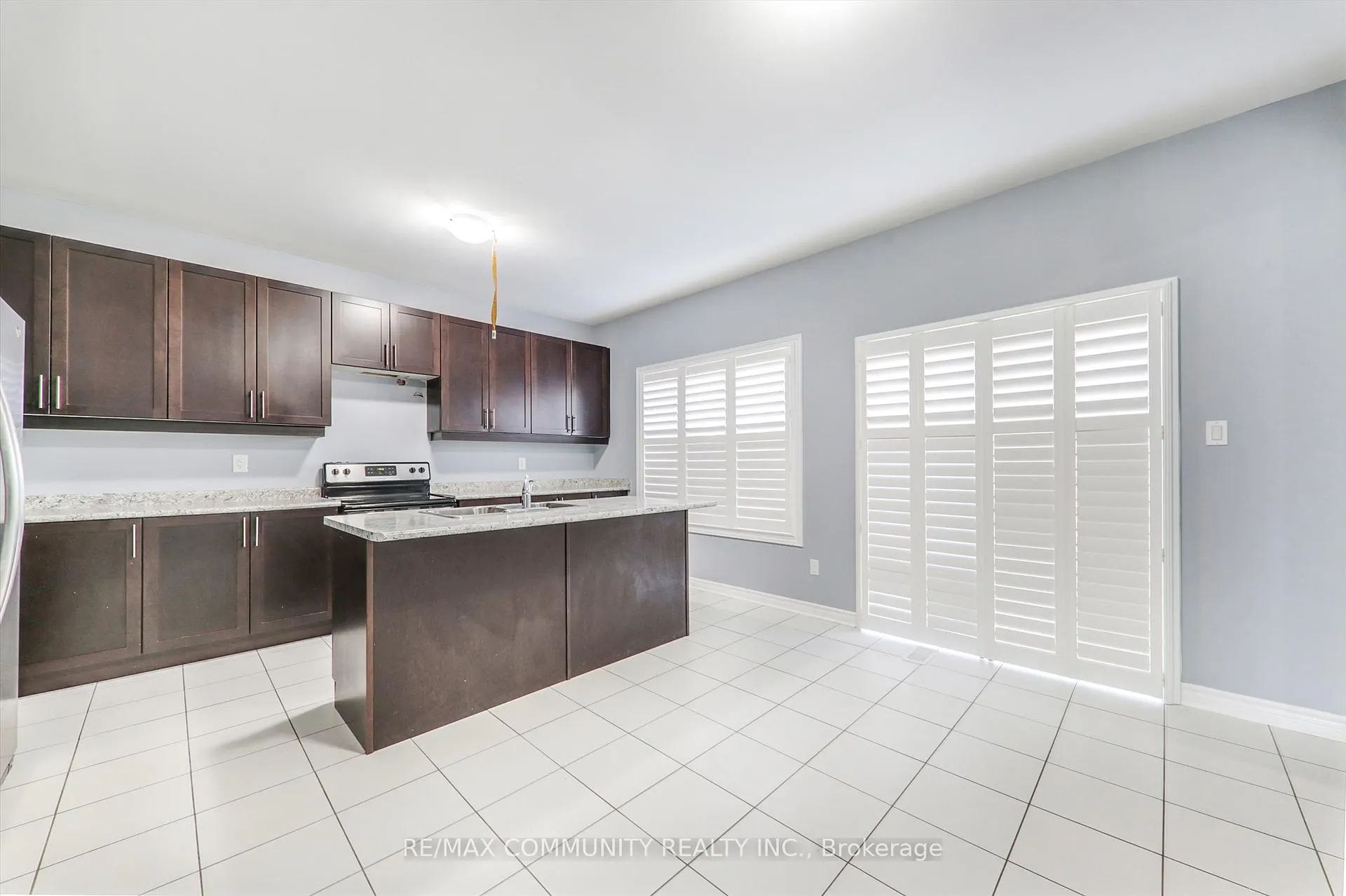 Photo 12 of 79 Mcroberts Crescent, Clarington, Courtice — HOMEH