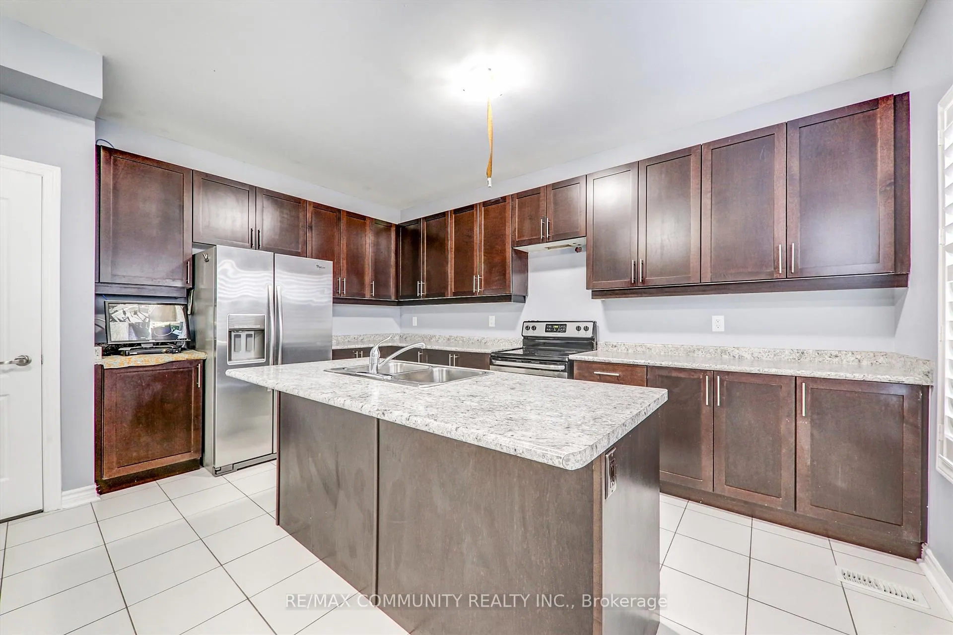 Photo 13 of 79 Mcroberts Crescent, Clarington, Courtice — HOMEH