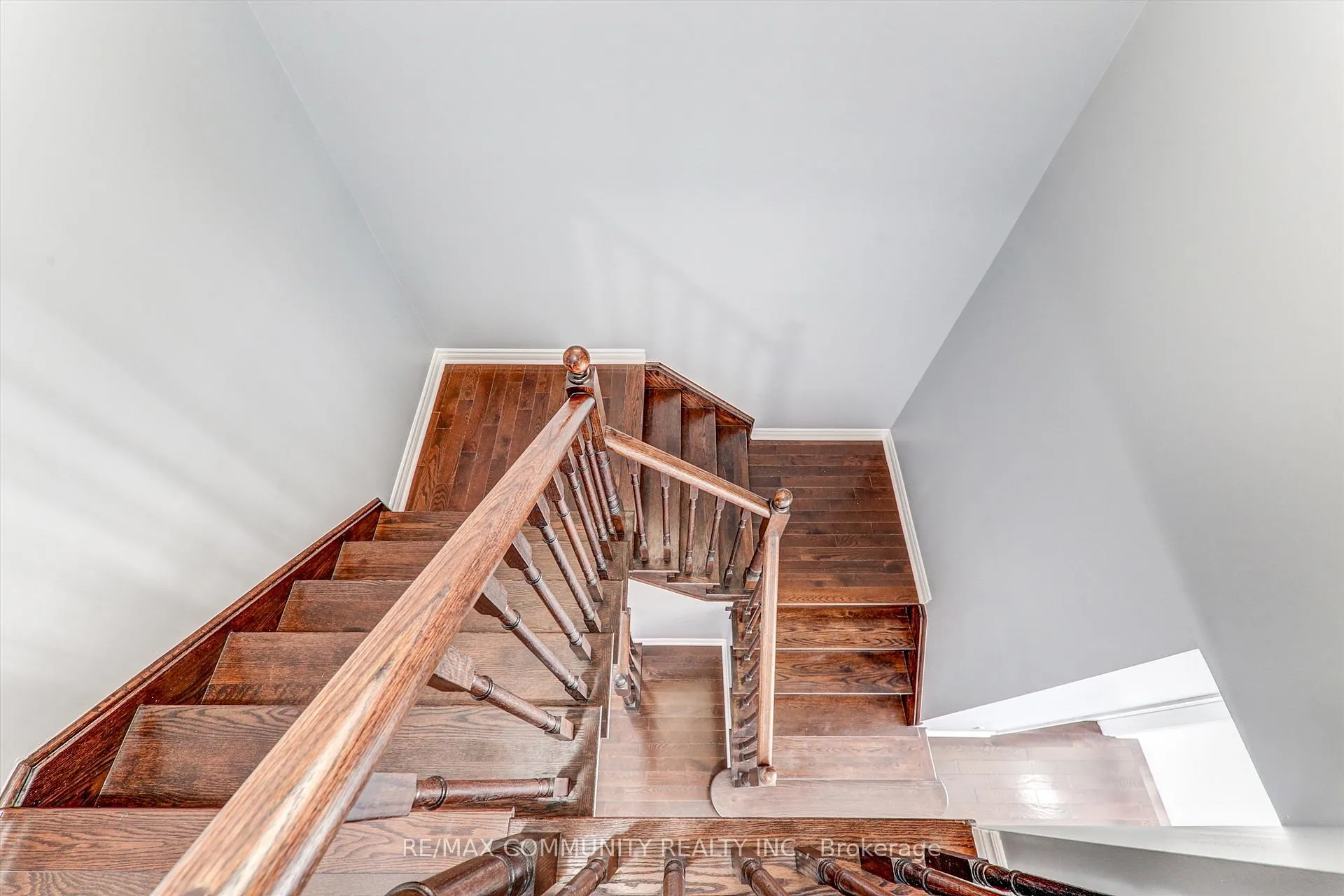 Photo 16 of 79 Mcroberts Crescent, Clarington, Courtice — HOMEH