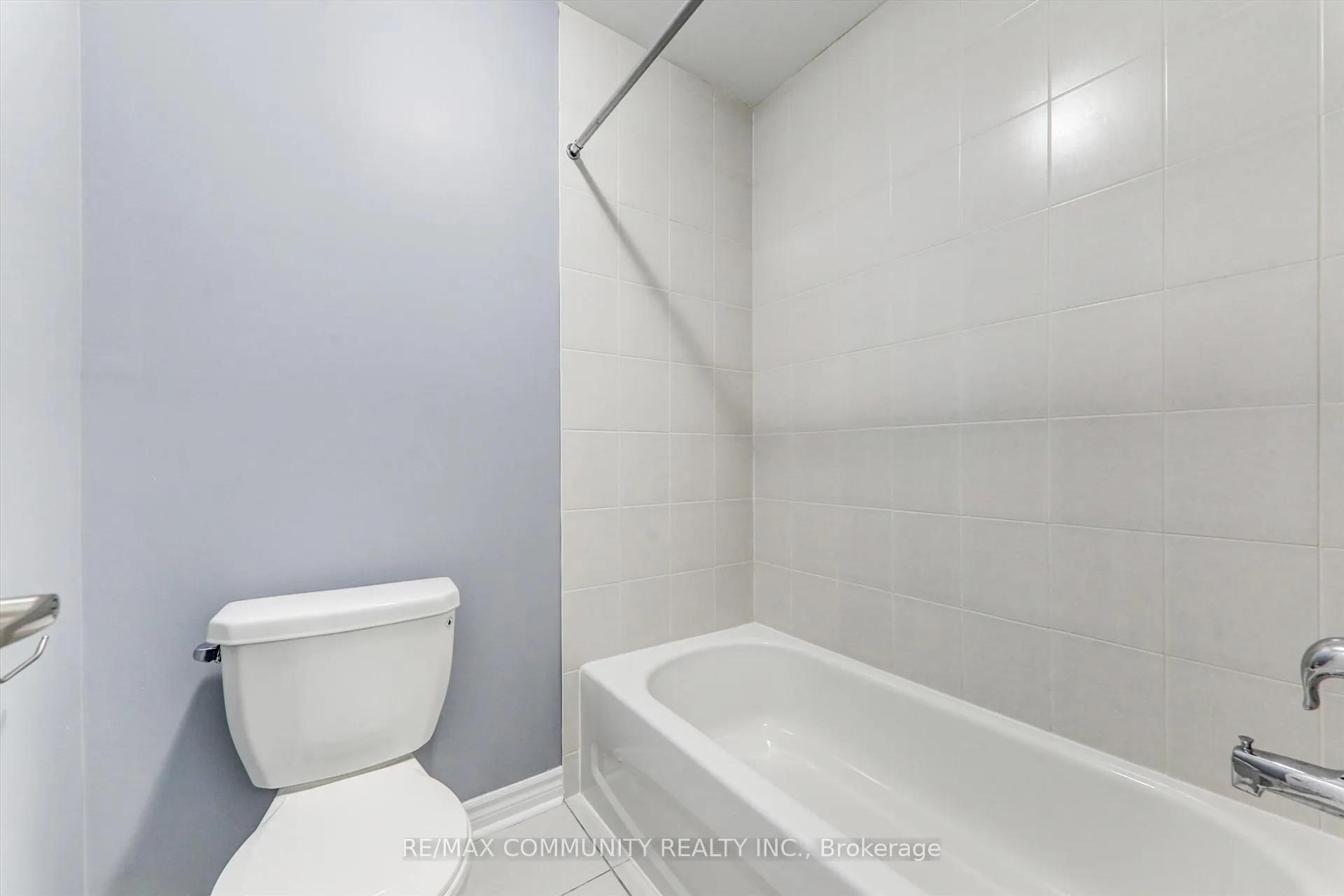 Photo 26 of 79 Mcroberts Crescent, Clarington, Courtice — HOMEH