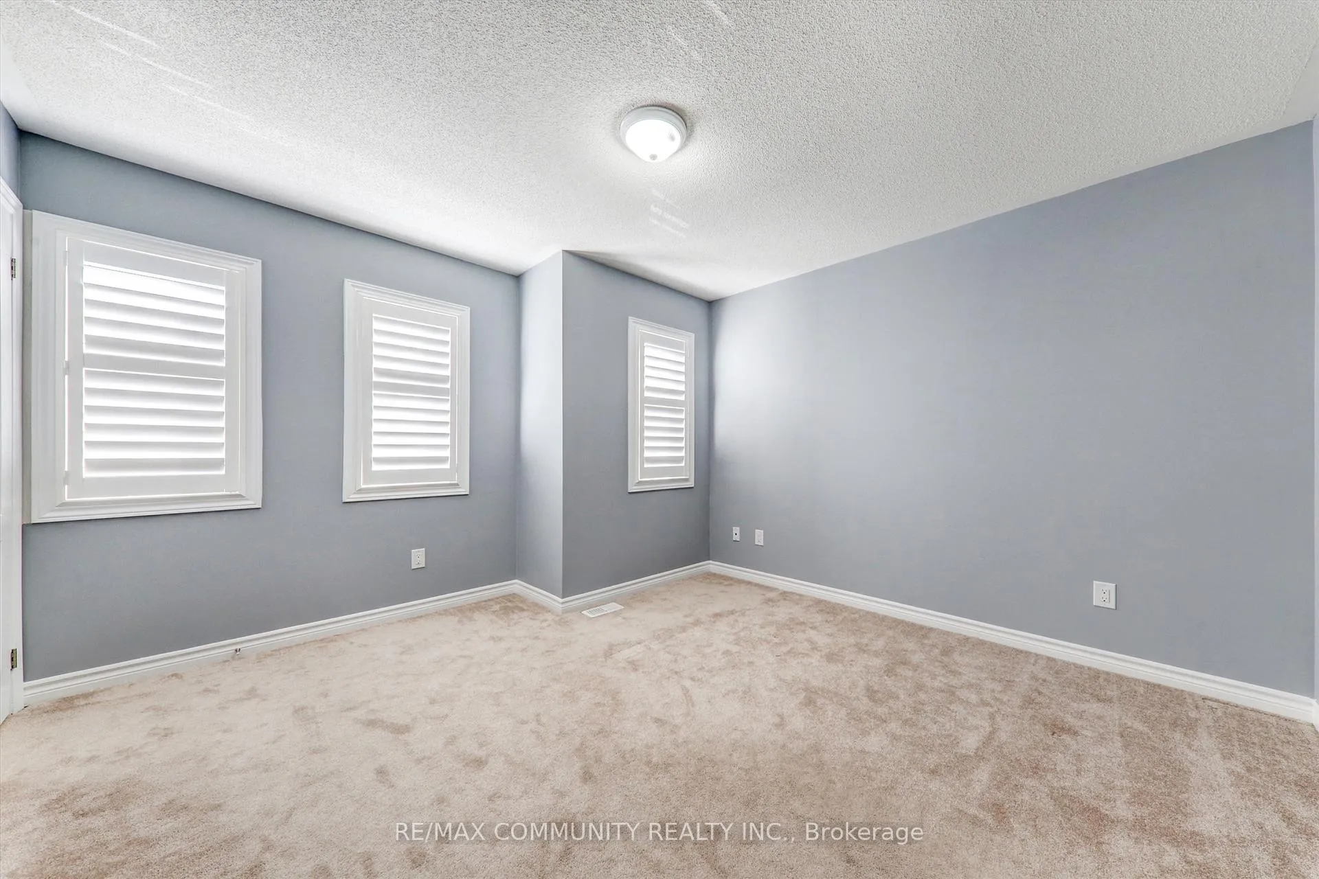 Photo 27 of 79 Mcroberts Crescent, Clarington, Courtice — HOMEH