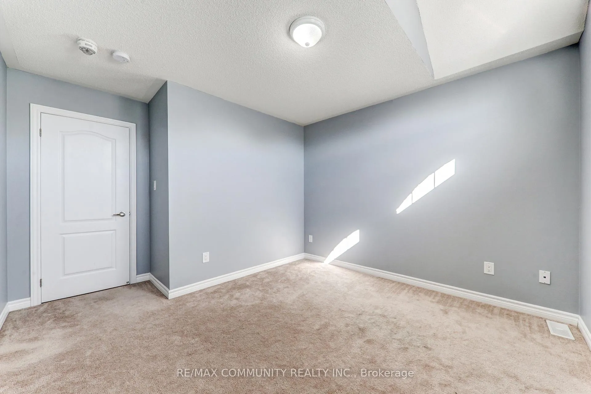 Photo 30 of 79 Mcroberts Crescent, Clarington, Courtice — HOMEH
