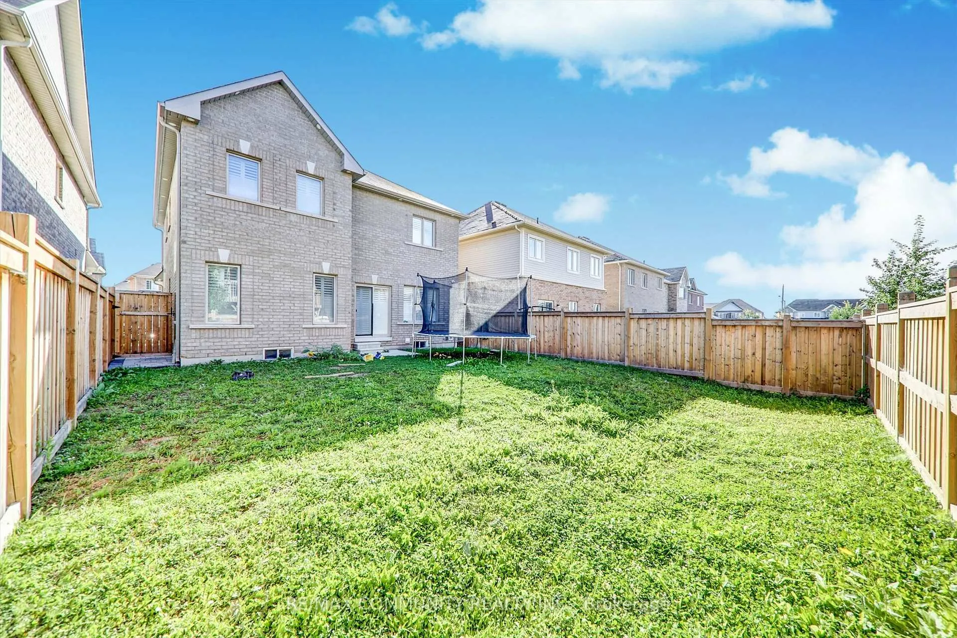 Photo 33 of 79 Mcroberts Crescent, Clarington, Courtice — HOMEH