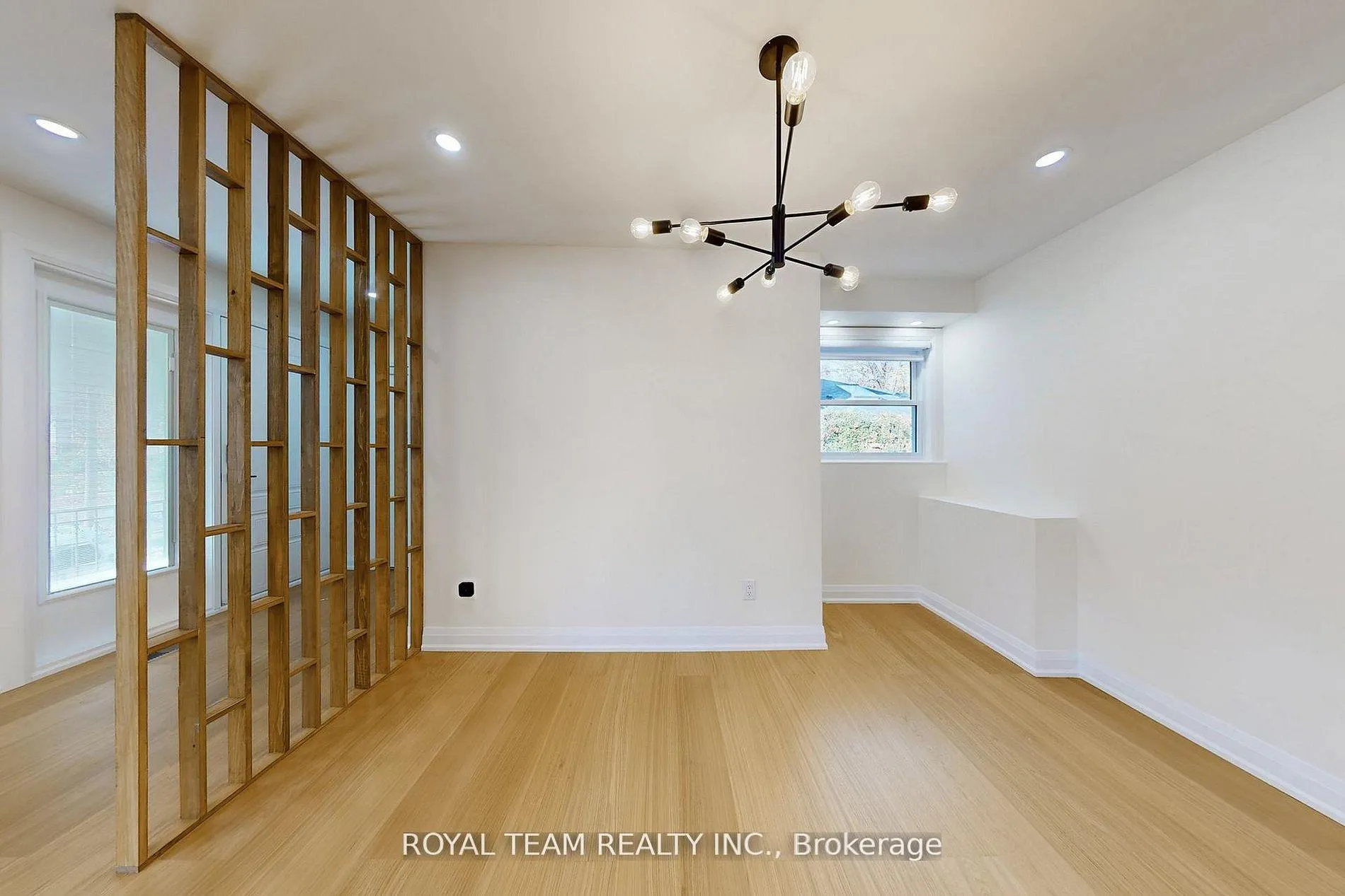 Photo 8 of 37 Markland Drive, Etobicoke, Markland Wood — HOMEH