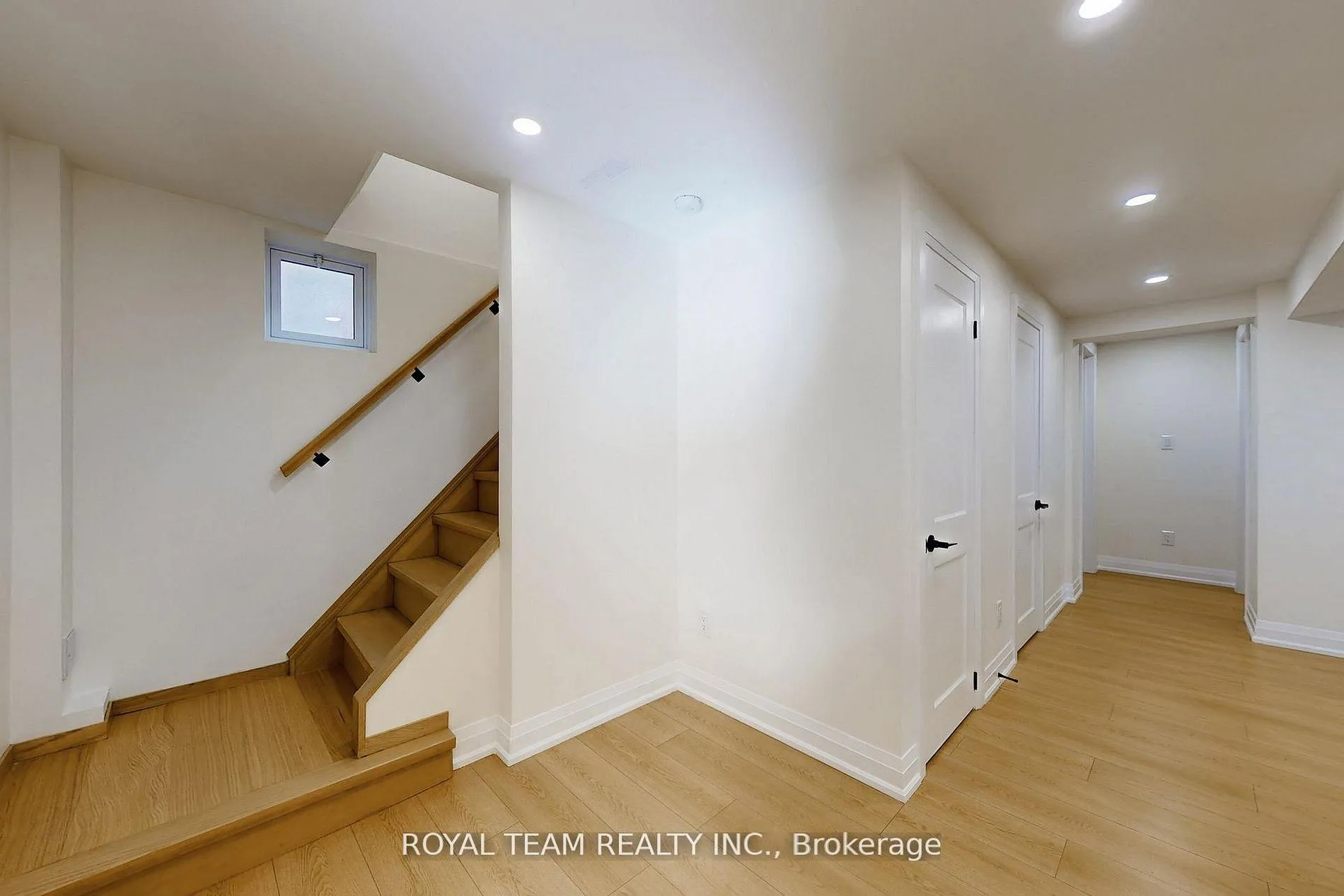 Photo 25 of 37 Markland Drive, Etobicoke, Markland Wood — HOMEH