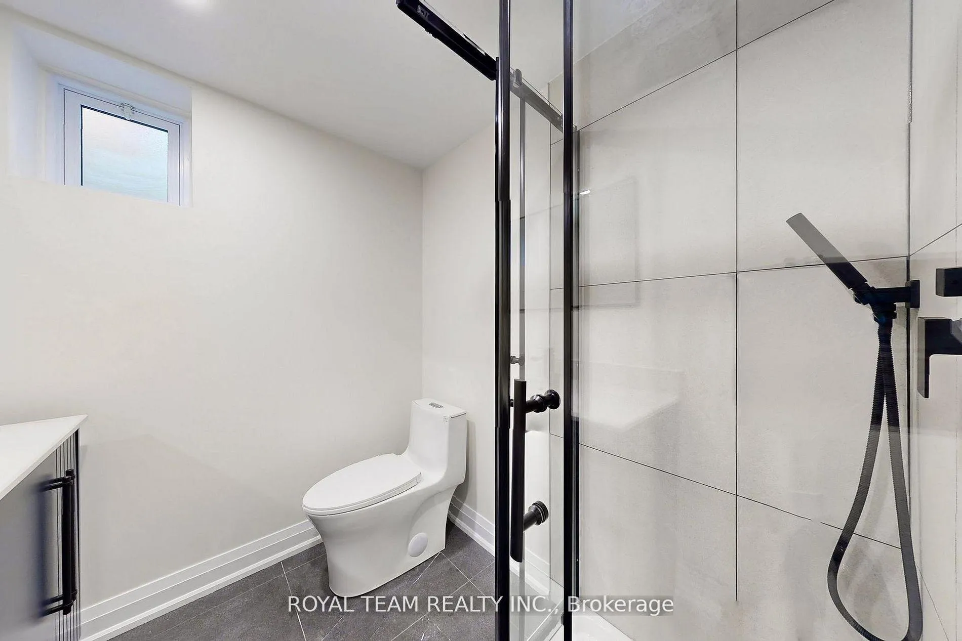 Photo 36 of 37 Markland Drive, Etobicoke, Markland Wood — HOMEH