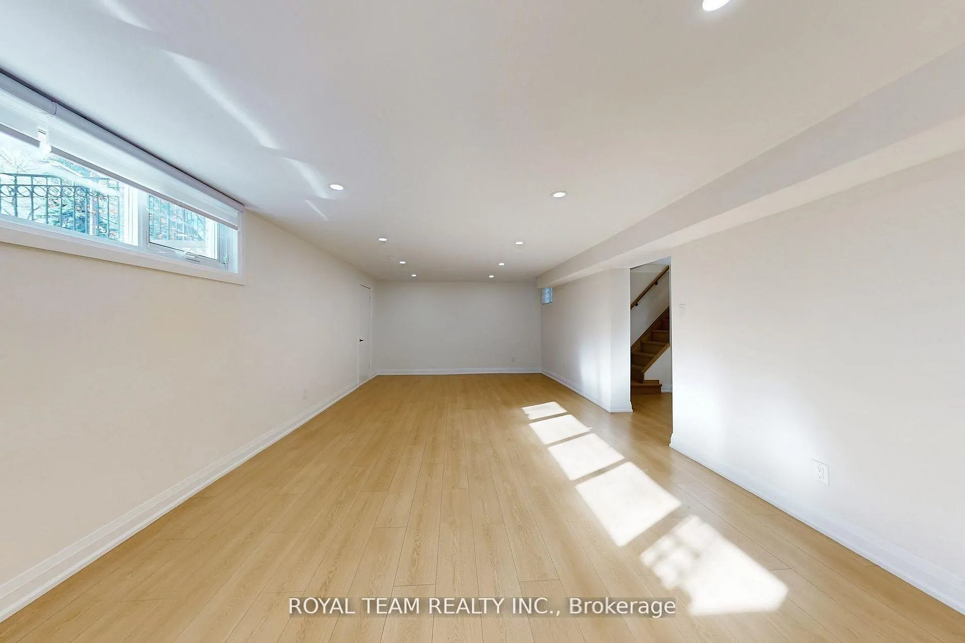 Photo 42 of 37 Markland Drive, Etobicoke, Markland Wood — HOMEH
