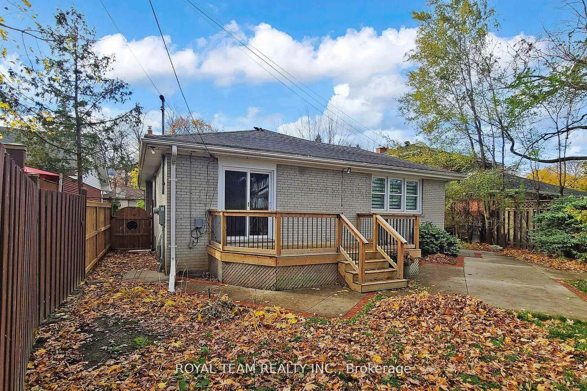 Photo 47 of 37 Markland Drive, Etobicoke, Markland Wood — HOMEH