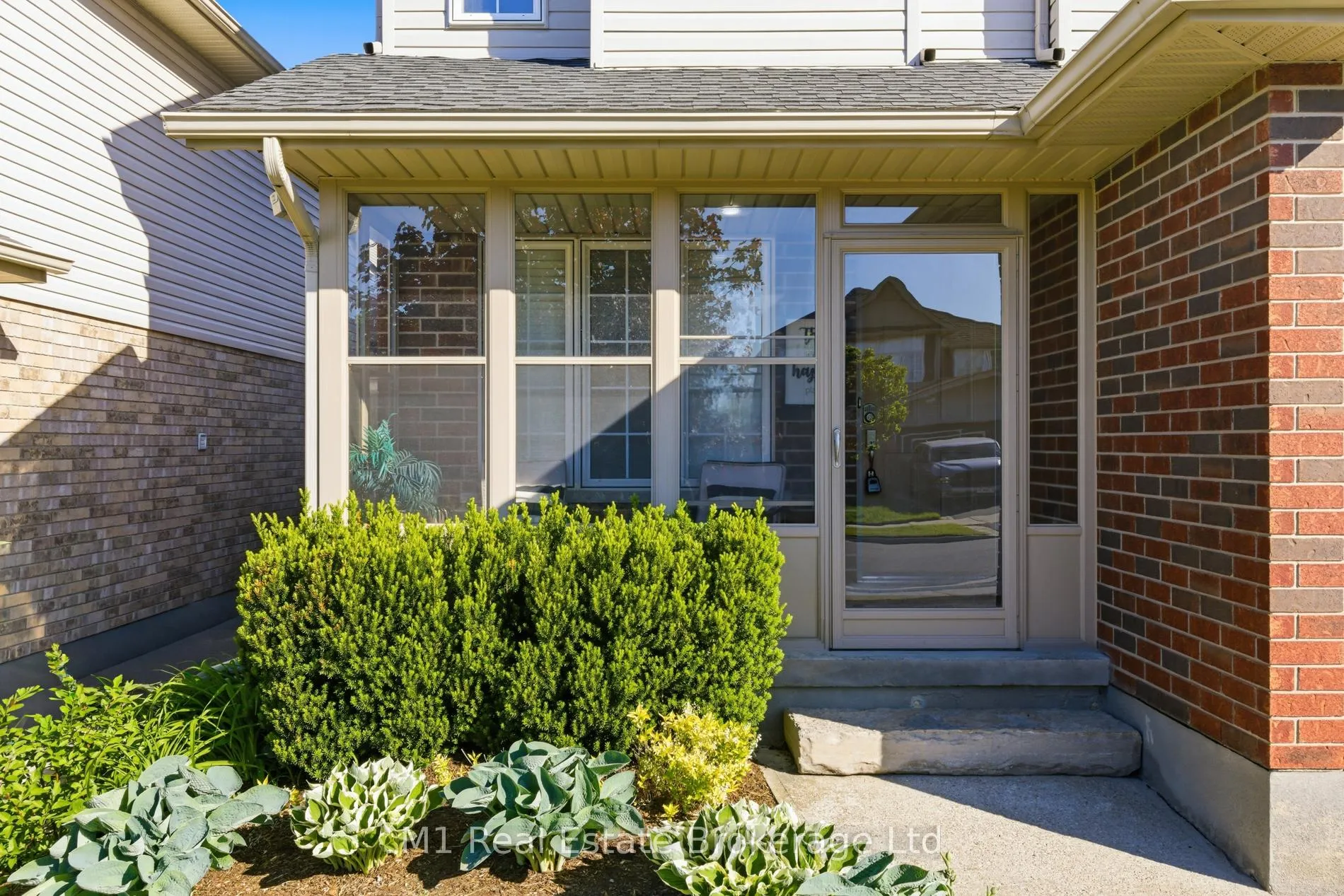 Photo 4 of 30 Creekside Drive, Guelph, Grange Road — HOMEH