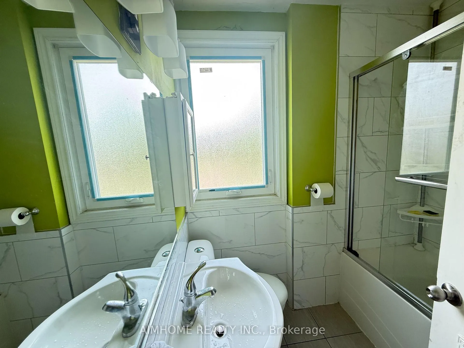 Photo 2 of Unit unit 2, 80 Cornwallis Drive, Scarborough, Dorset Park — HOMEH