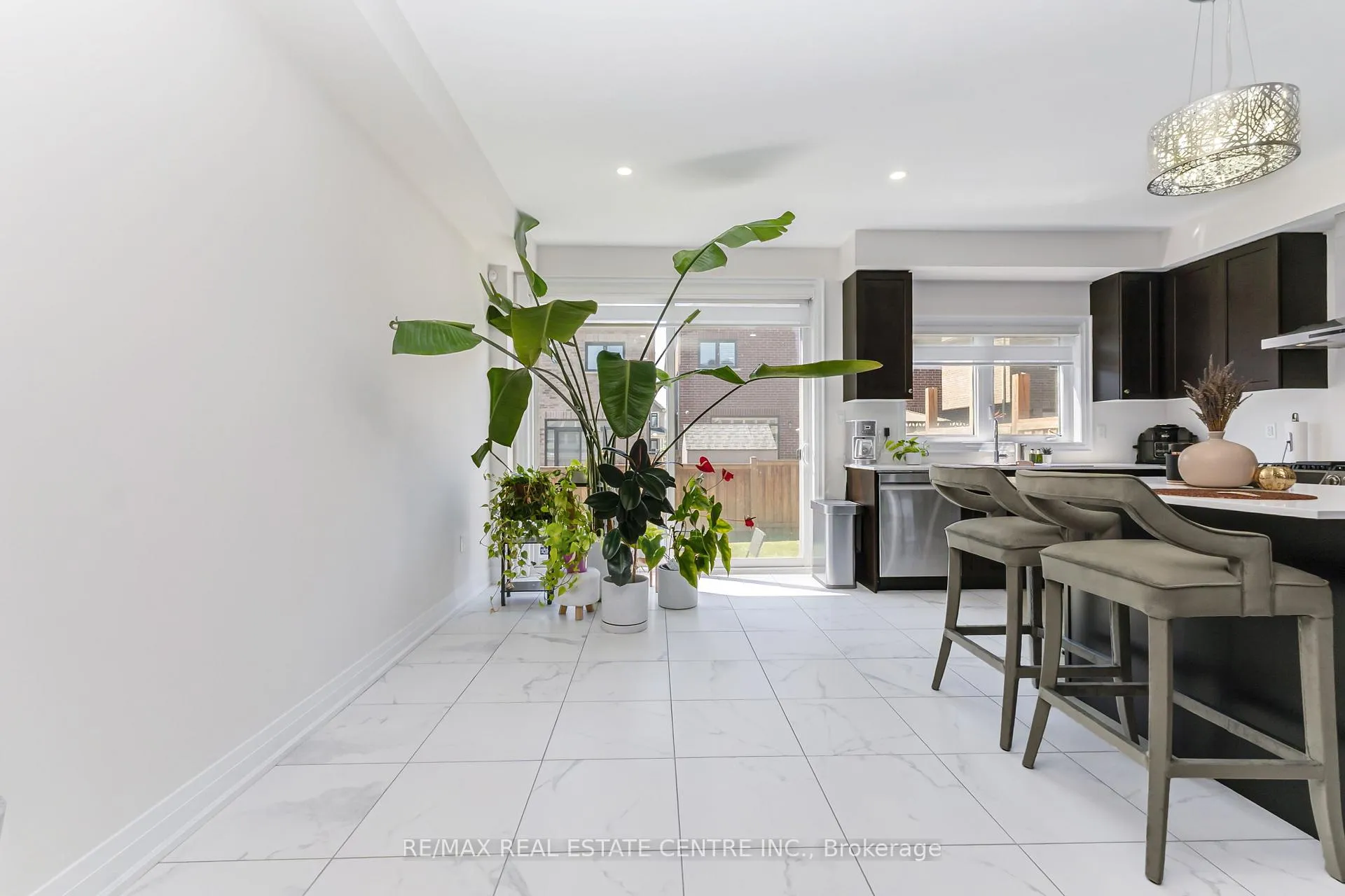 Photo 13 of 35 Lollard Way, Brampton, Bram West — HOMEH