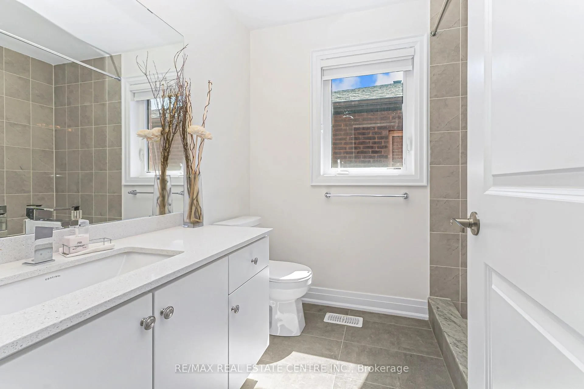 Photo 32 of 35 Lollard Way, Brampton, Bram West — HOMEH