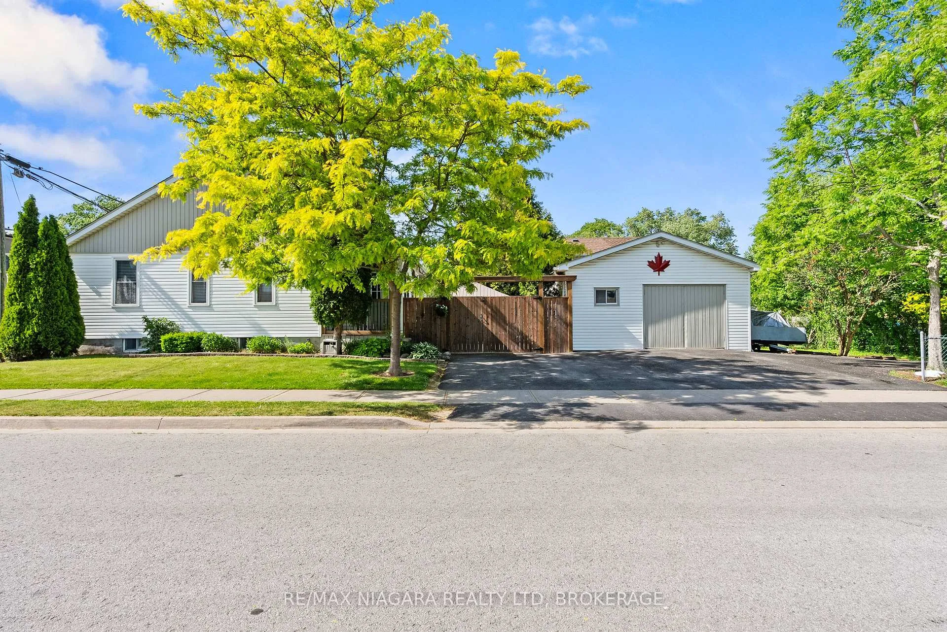Photo 1 of 25 Mildred Avenue, St. Catharines, Haig — HOMEH