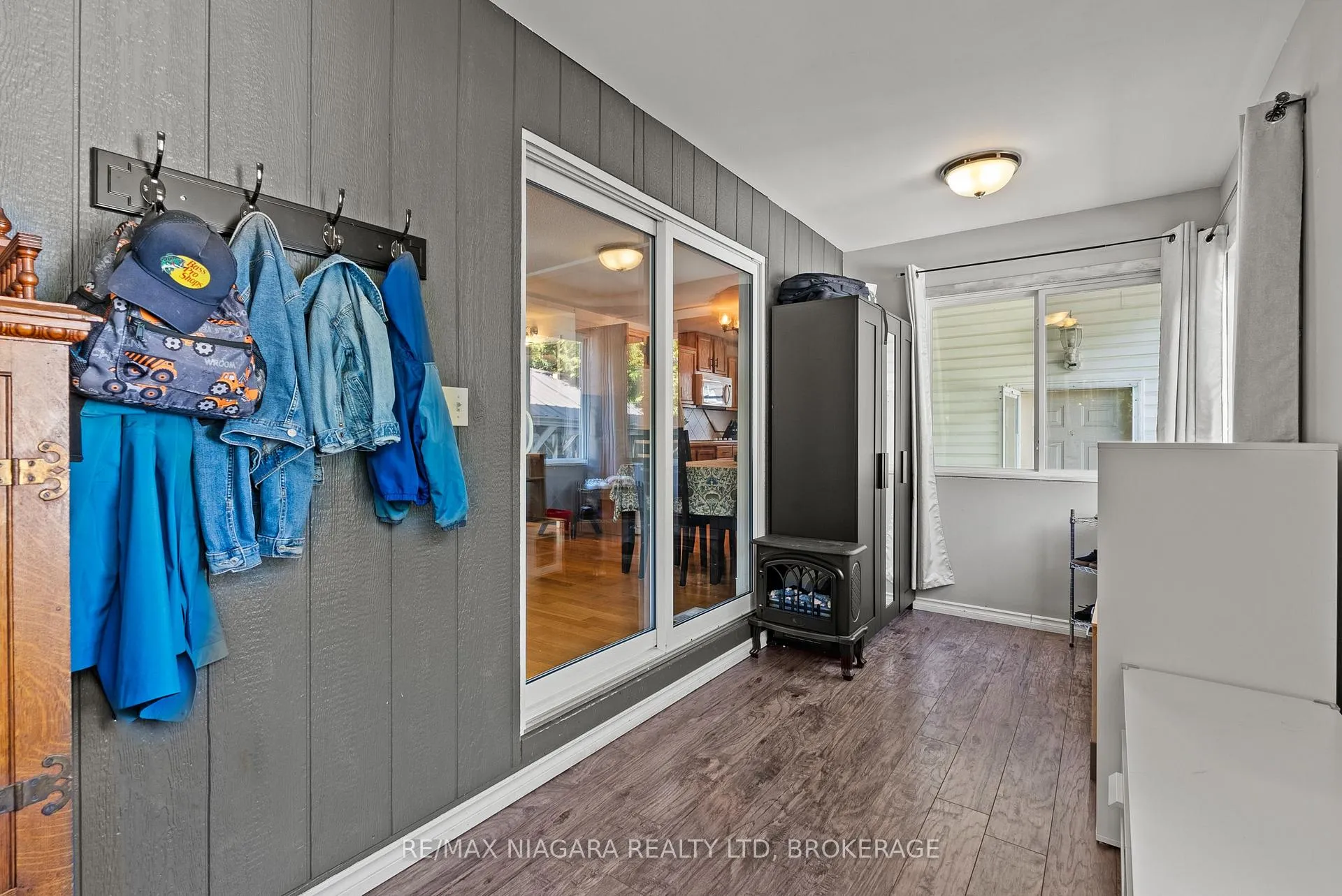 Photo 6 of 25 Mildred Avenue, St. Catharines, Haig — HOMEH