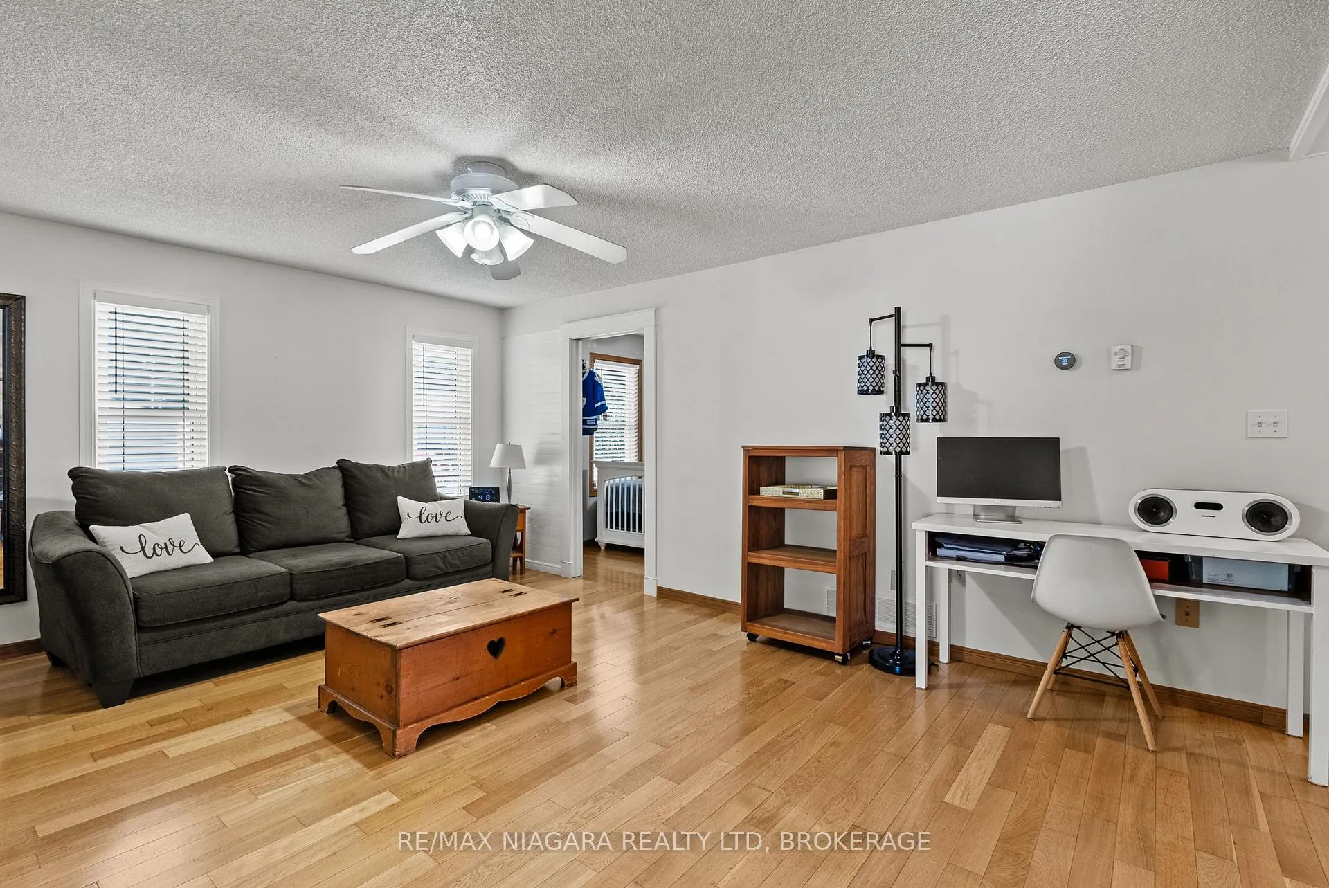 Photo 7 of 25 Mildred Avenue, St. Catharines, Haig — HOMEH