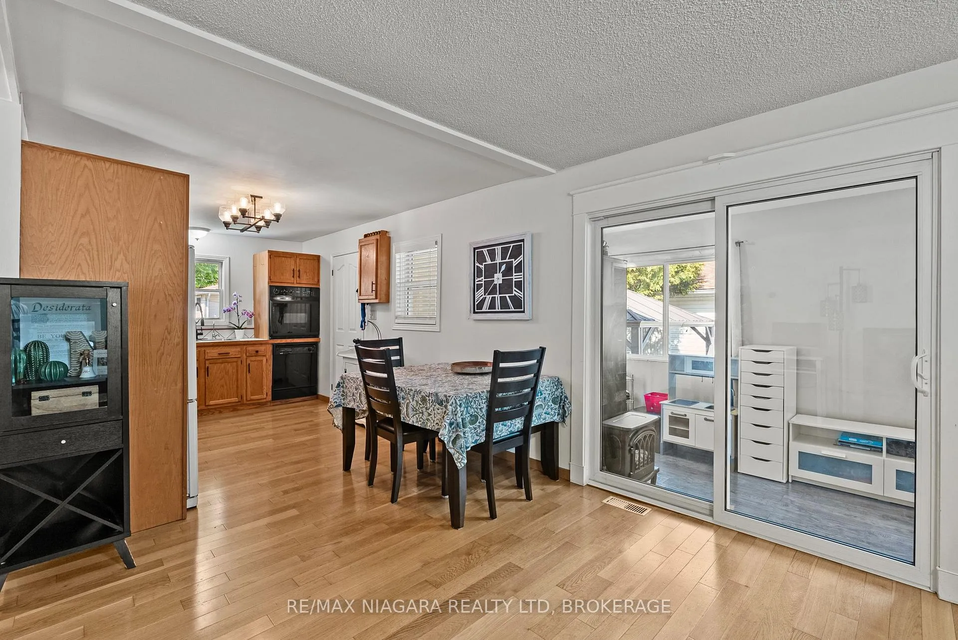 Photo 11 of 25 Mildred Avenue, St. Catharines, Haig — HOMEH