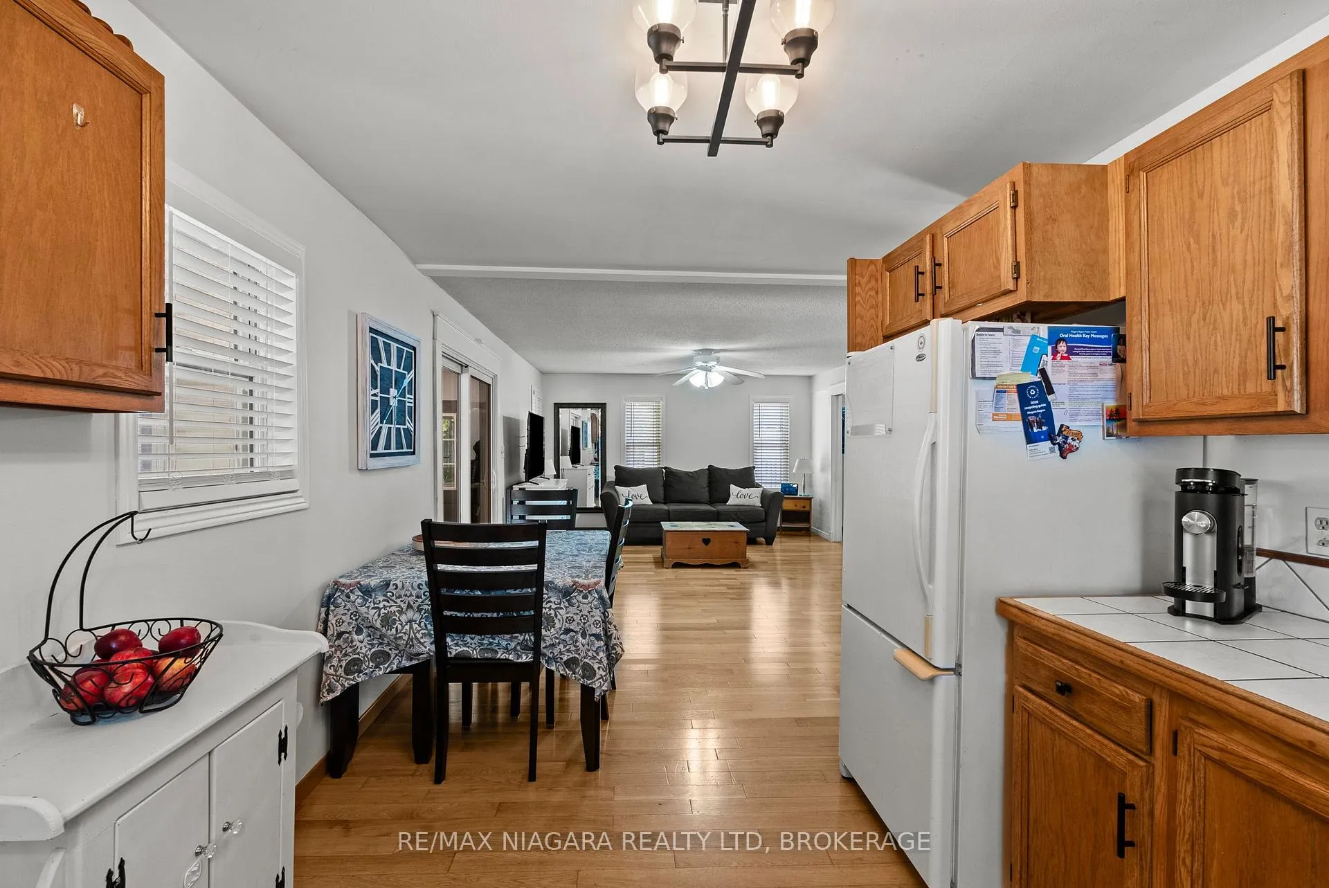 Photo 15 of 25 Mildred Avenue, St. Catharines, Haig — HOMEH