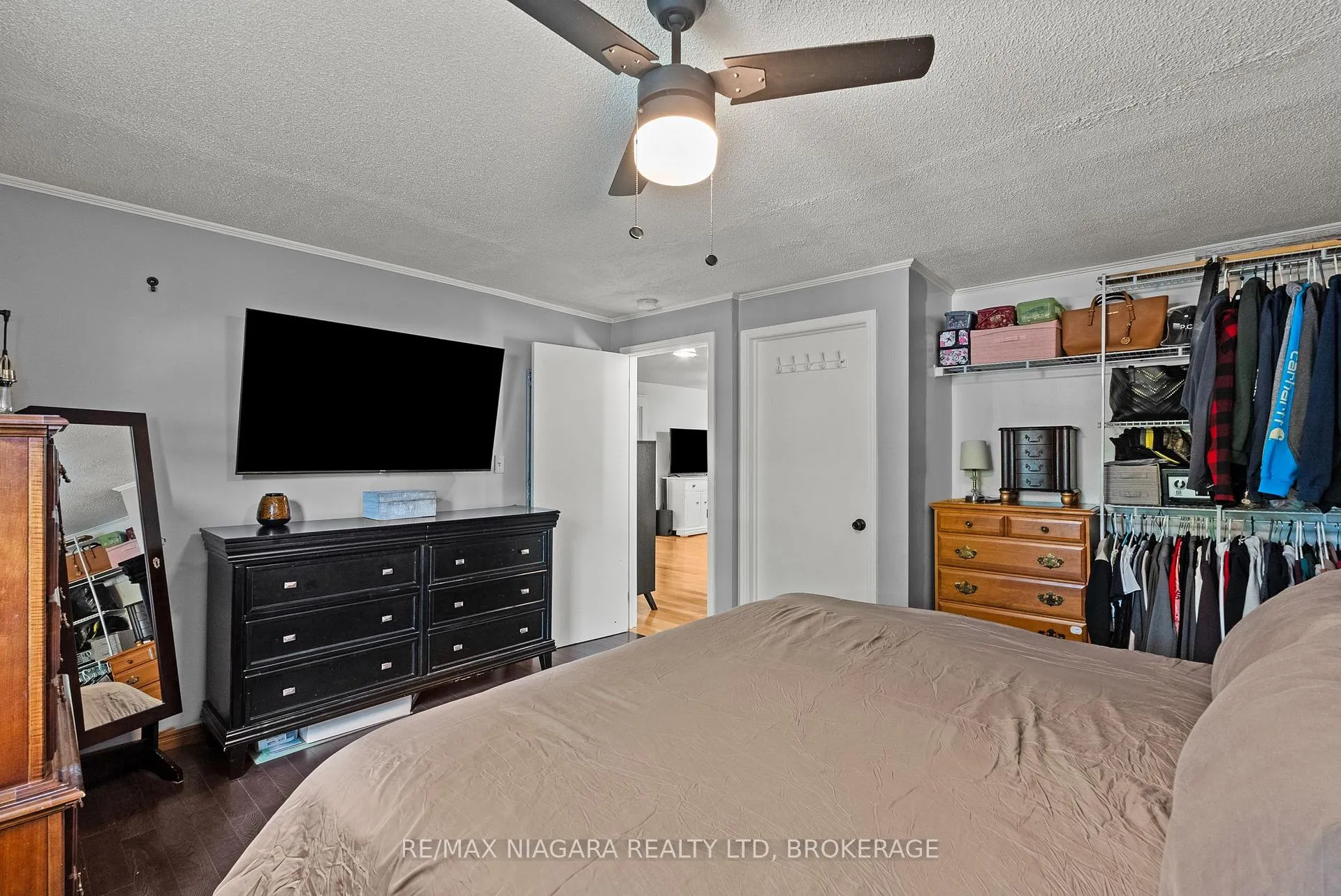 Photo 17 of 25 Mildred Avenue, St. Catharines, Haig — HOMEH